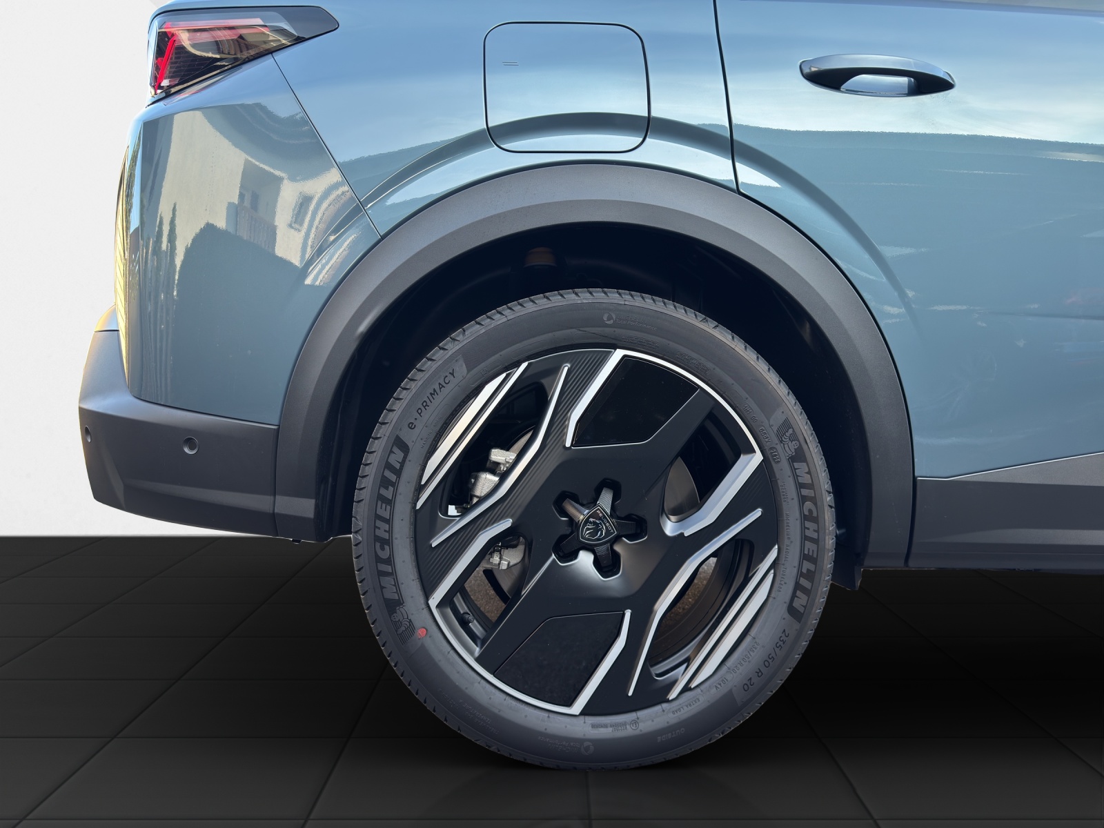 PEUGEOT 5008 1.6 PHEV 225 GT Exclusive-image-20
