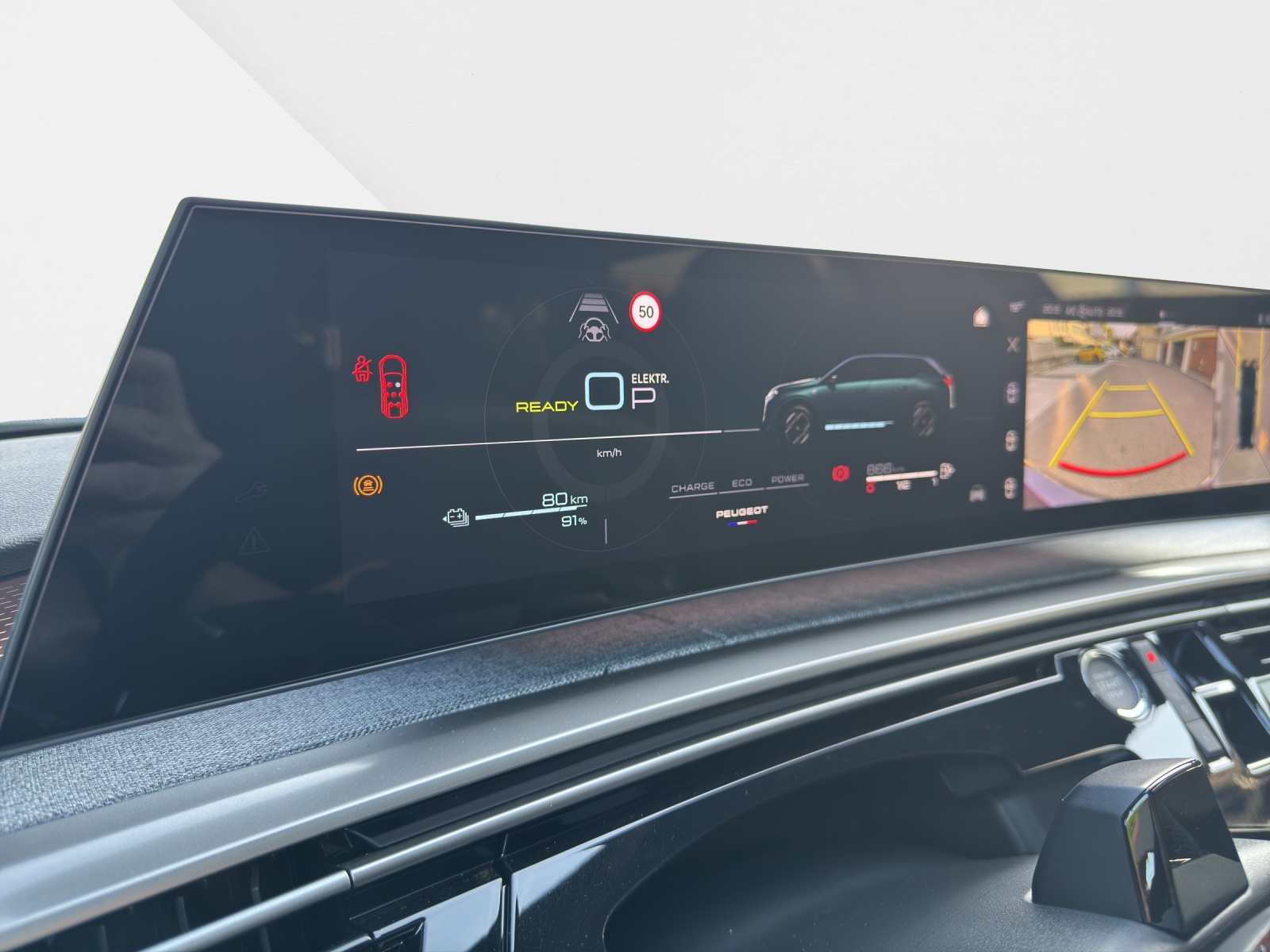 PEUGEOT 5008 1.6 PHEV 225 GT Exclusive-image-26