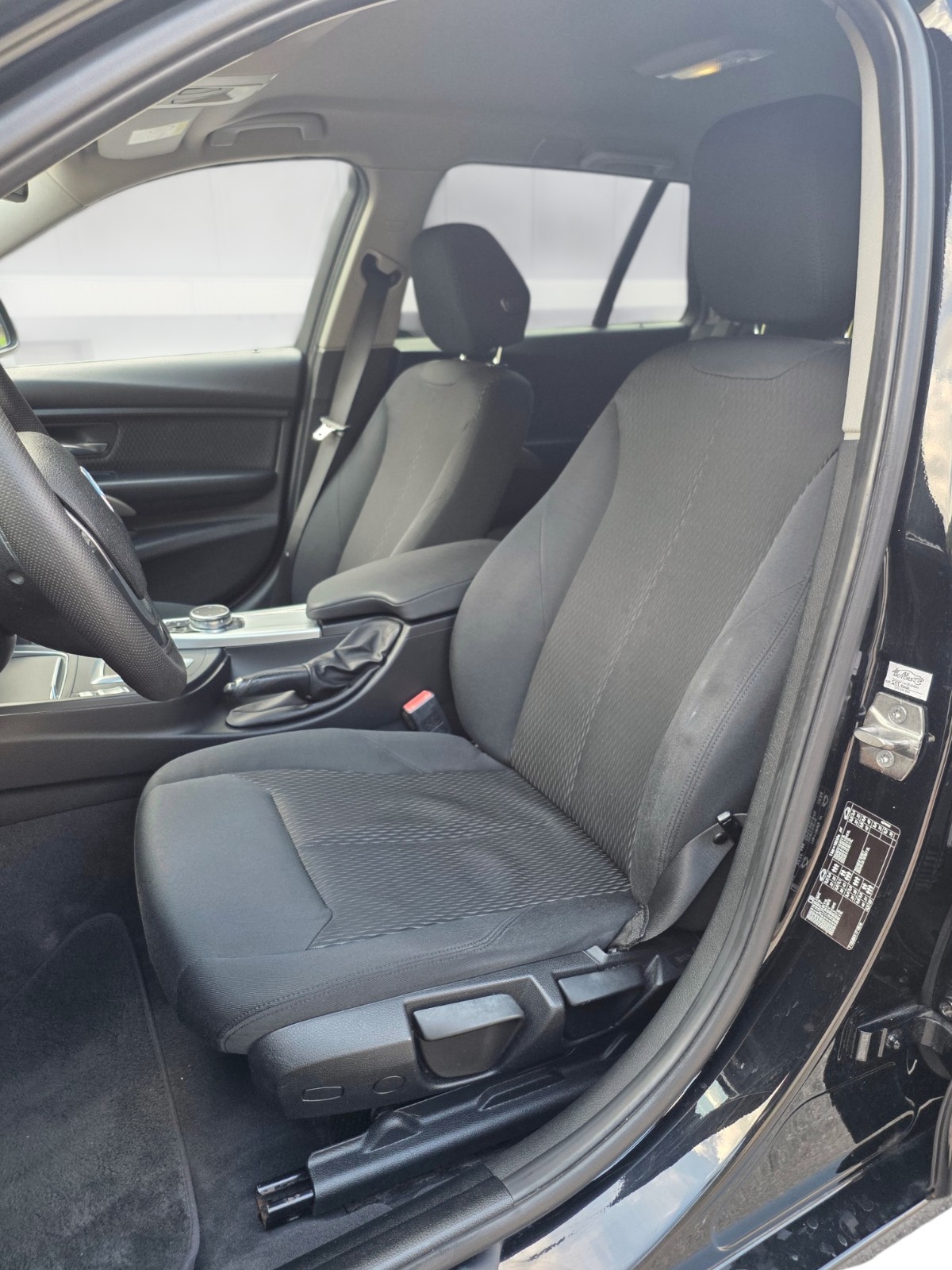 BMW 318d Touring Sport Line Steptronic-image-12