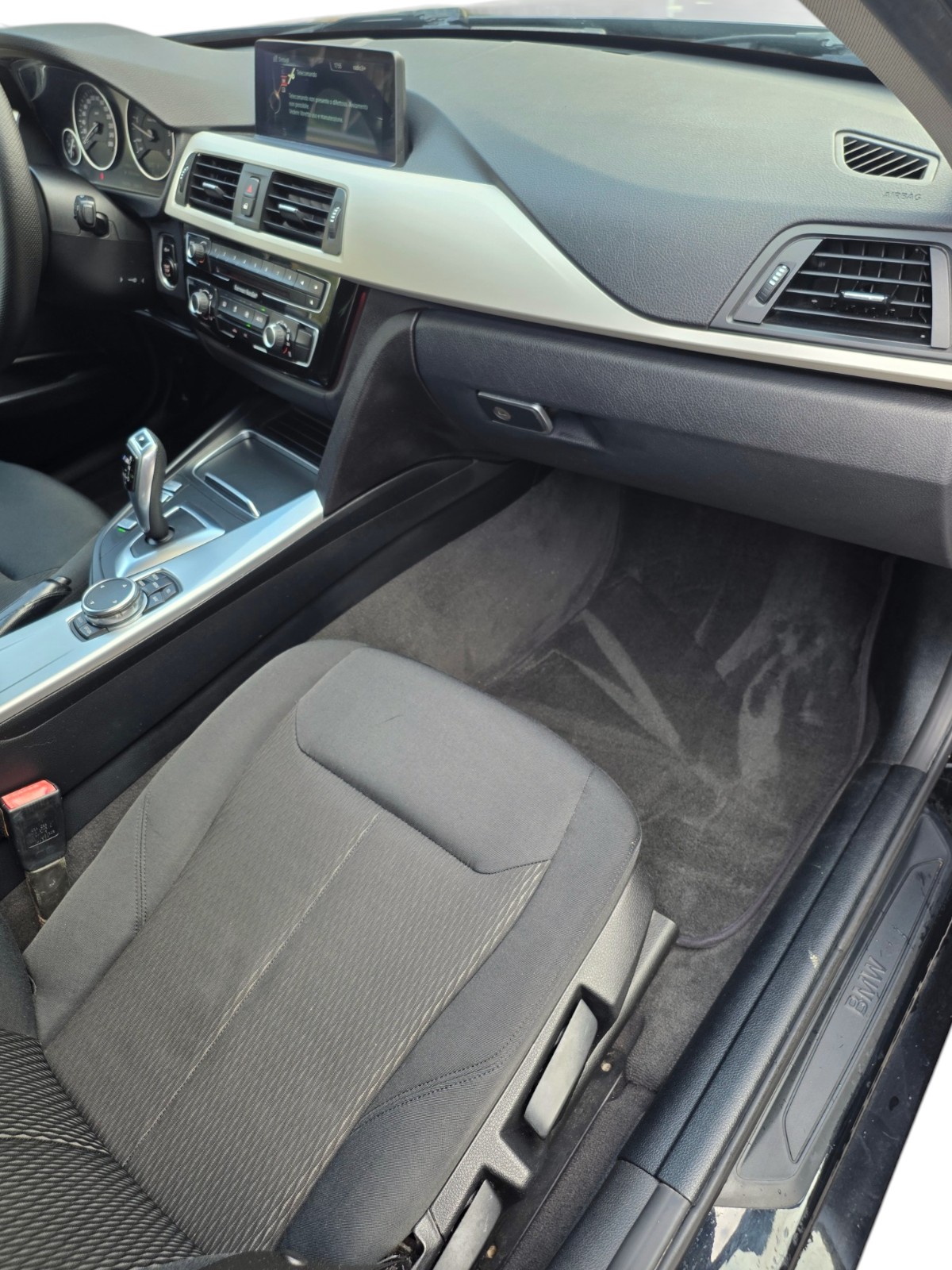 BMW 318d Touring Sport Line Steptronic-image-14