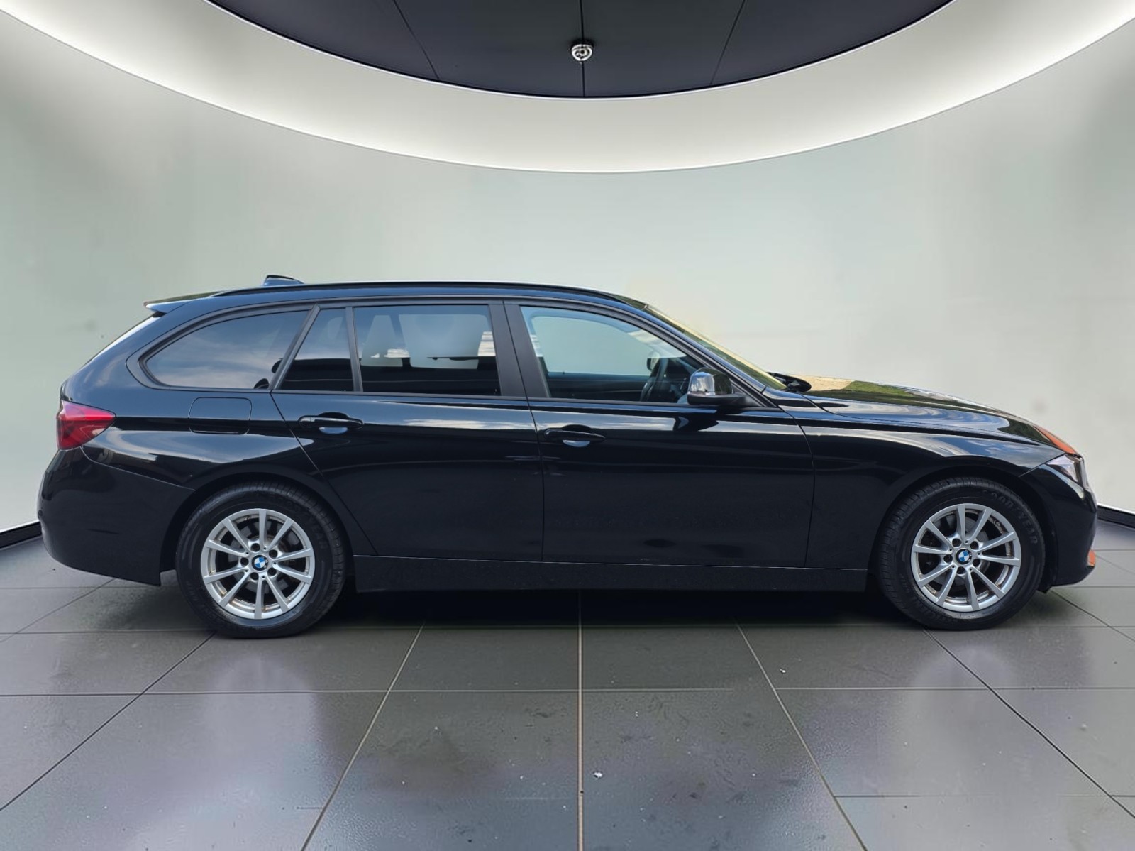 BMW 318d Touring Sport Line Steptronic-image-3