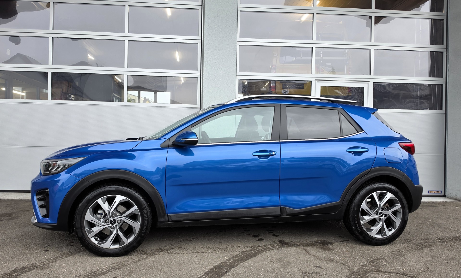 KIA Stonic 1.0 T-GDI MHEV GT-Line DCT-image-2