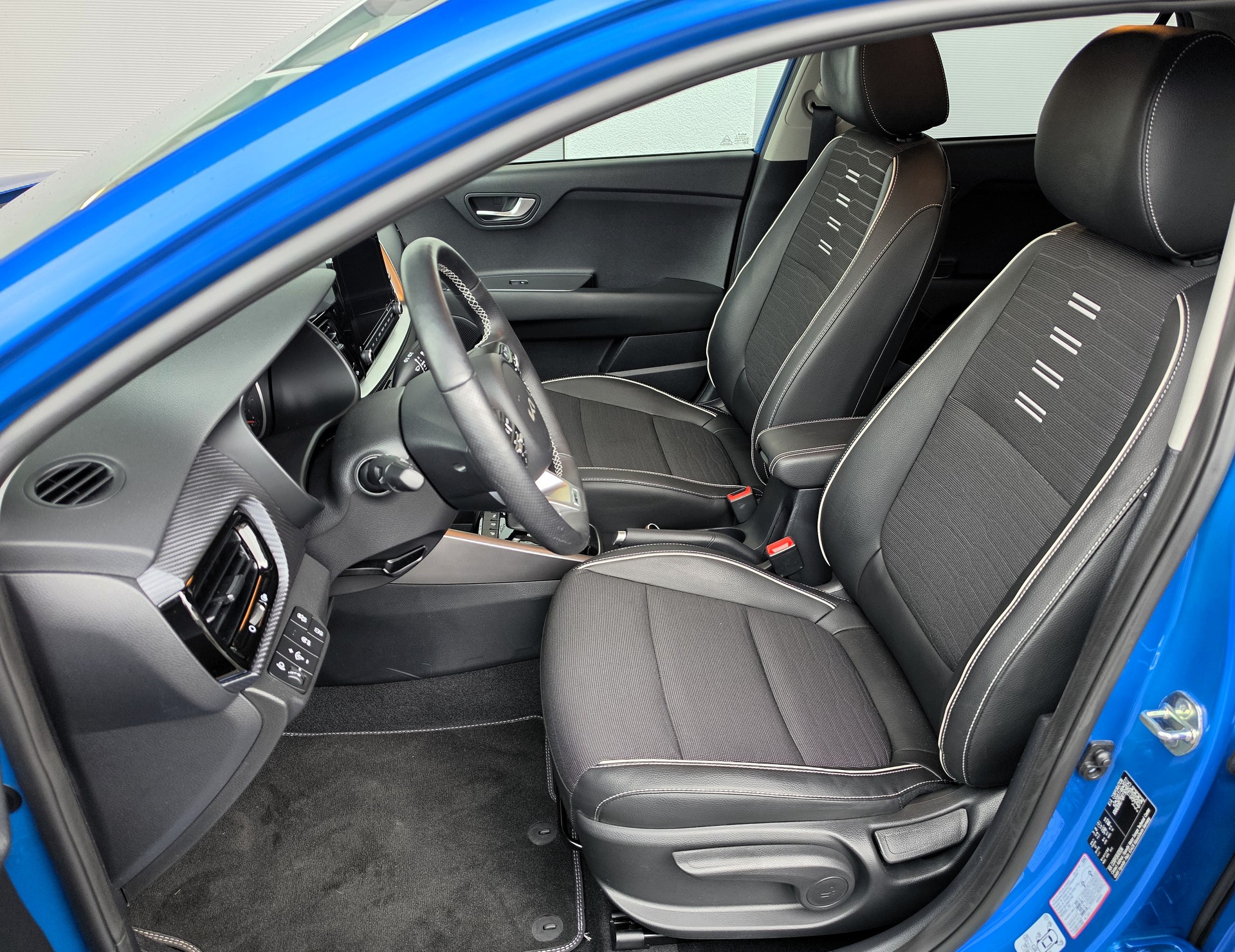 KIA Stonic 1.0 T-GDI MHEV GT-Line DCT-image-11