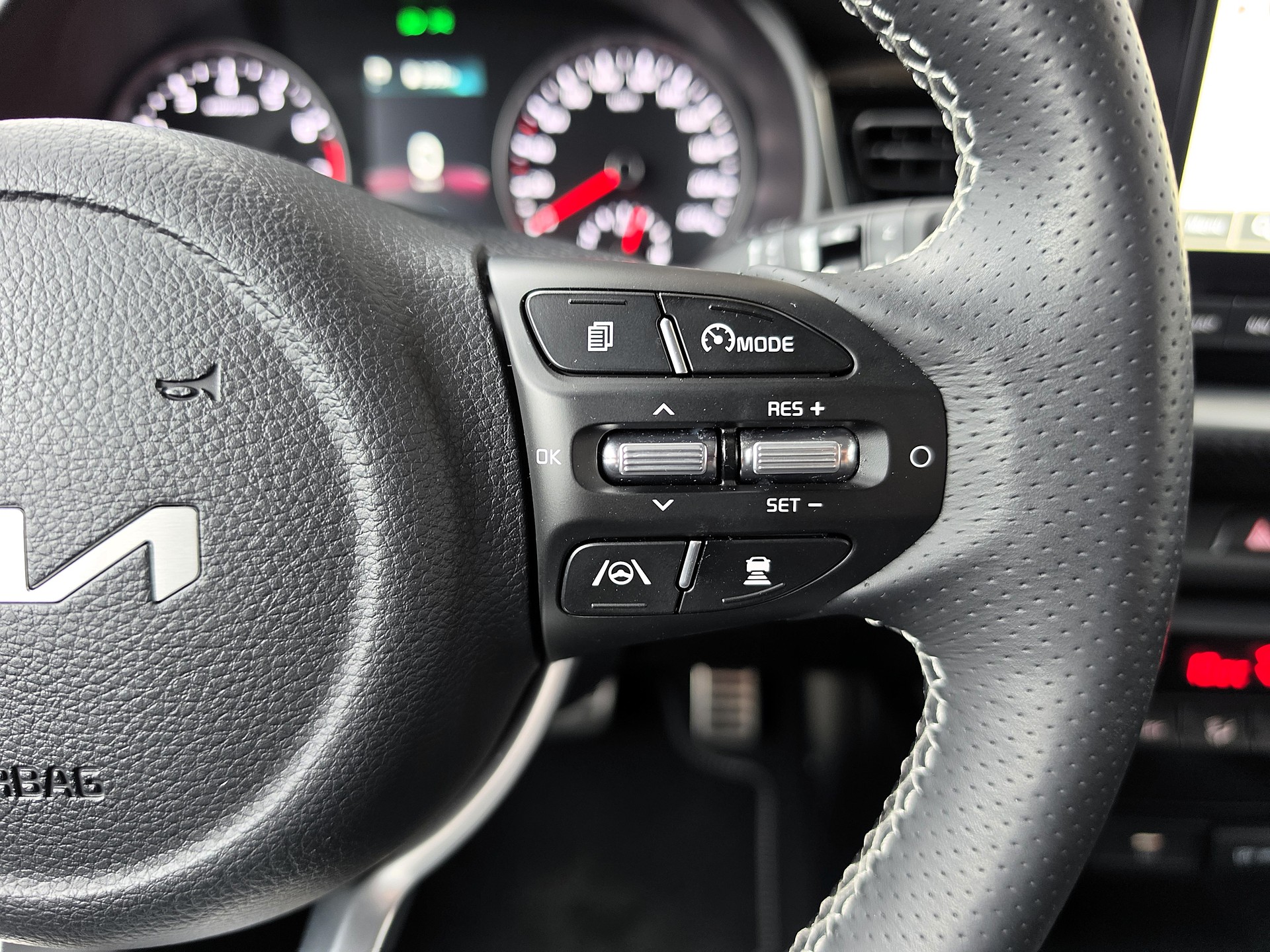 KIA Stonic 1.0 T-GDI MHEV GT-Line DCT-image-13