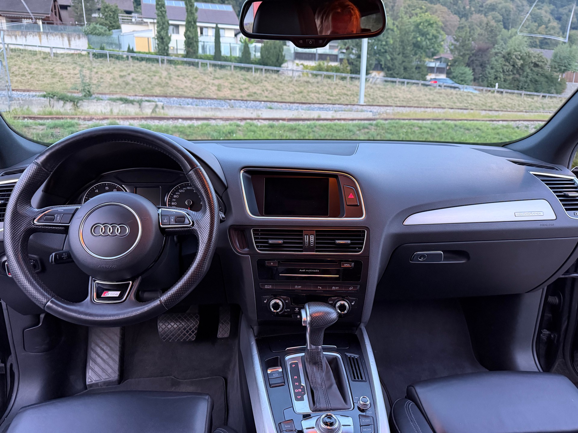 AUDI Q5 3.0 TFSI quattro S line-image-10
