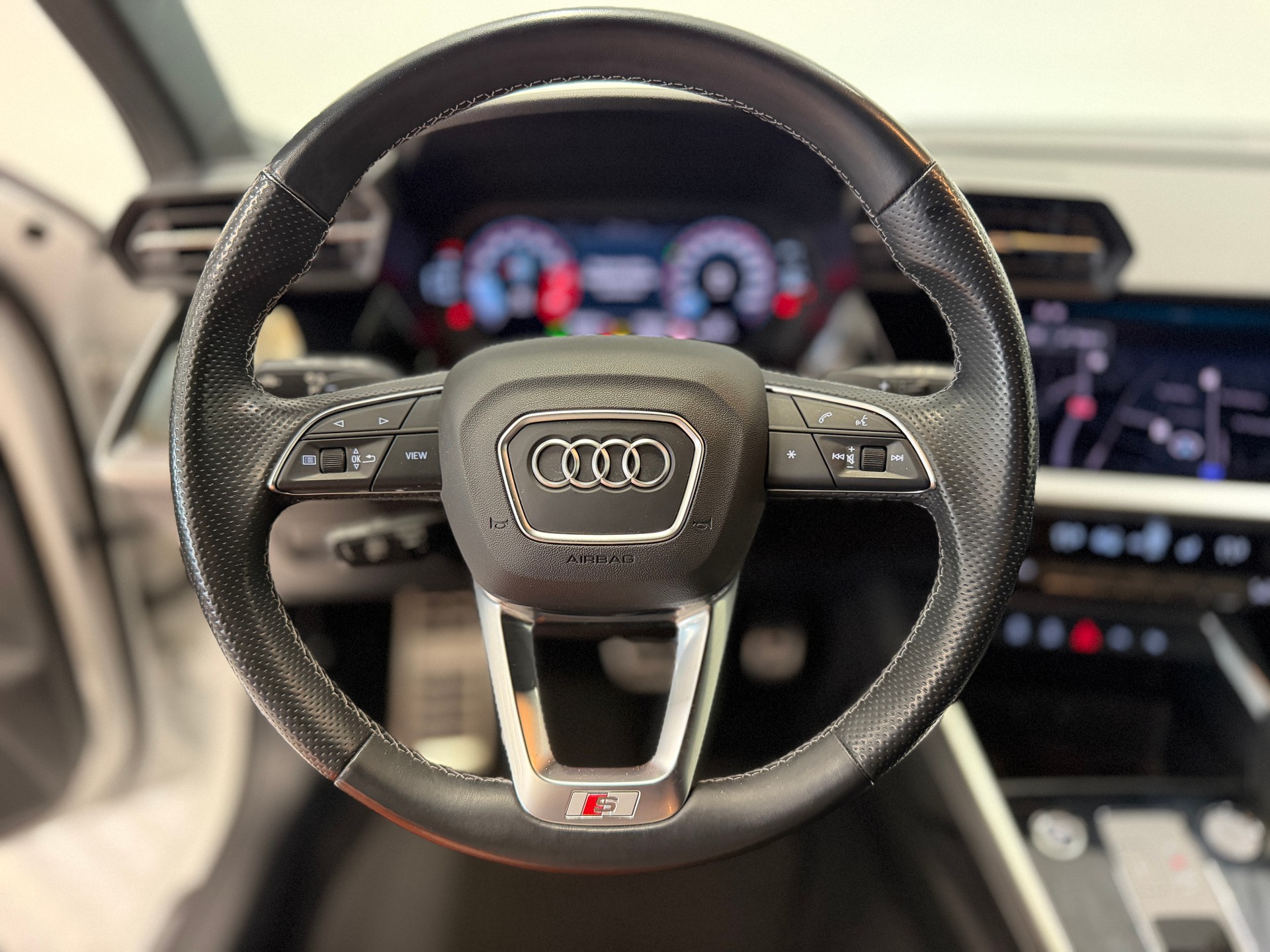 AUDI A3 Sportback 35 TFSI S line S-tronic-image-12