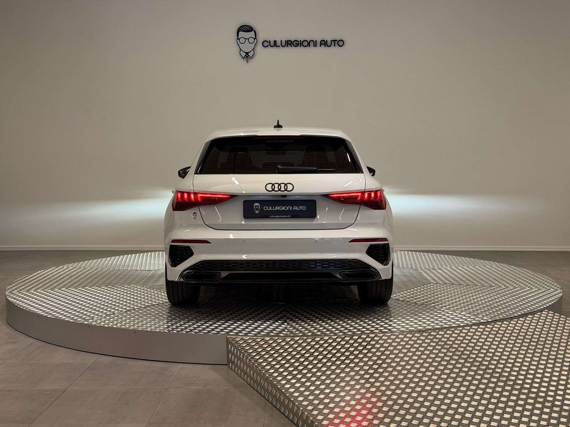 AUDI A3 Sportback 35 TFSI S line S-tronic-showroom-element-3