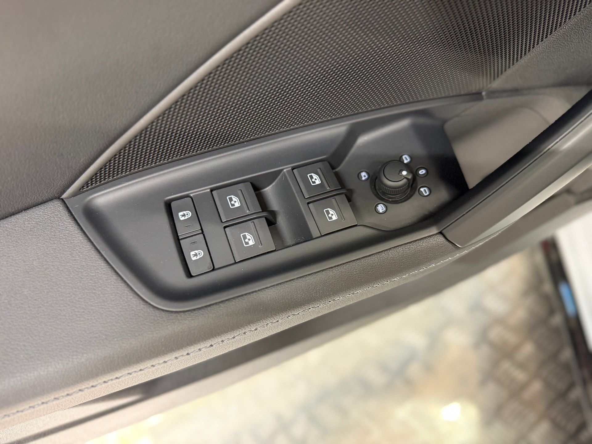 AUDI A3 Sportback 35 TFSI S line S-tronic-image-9