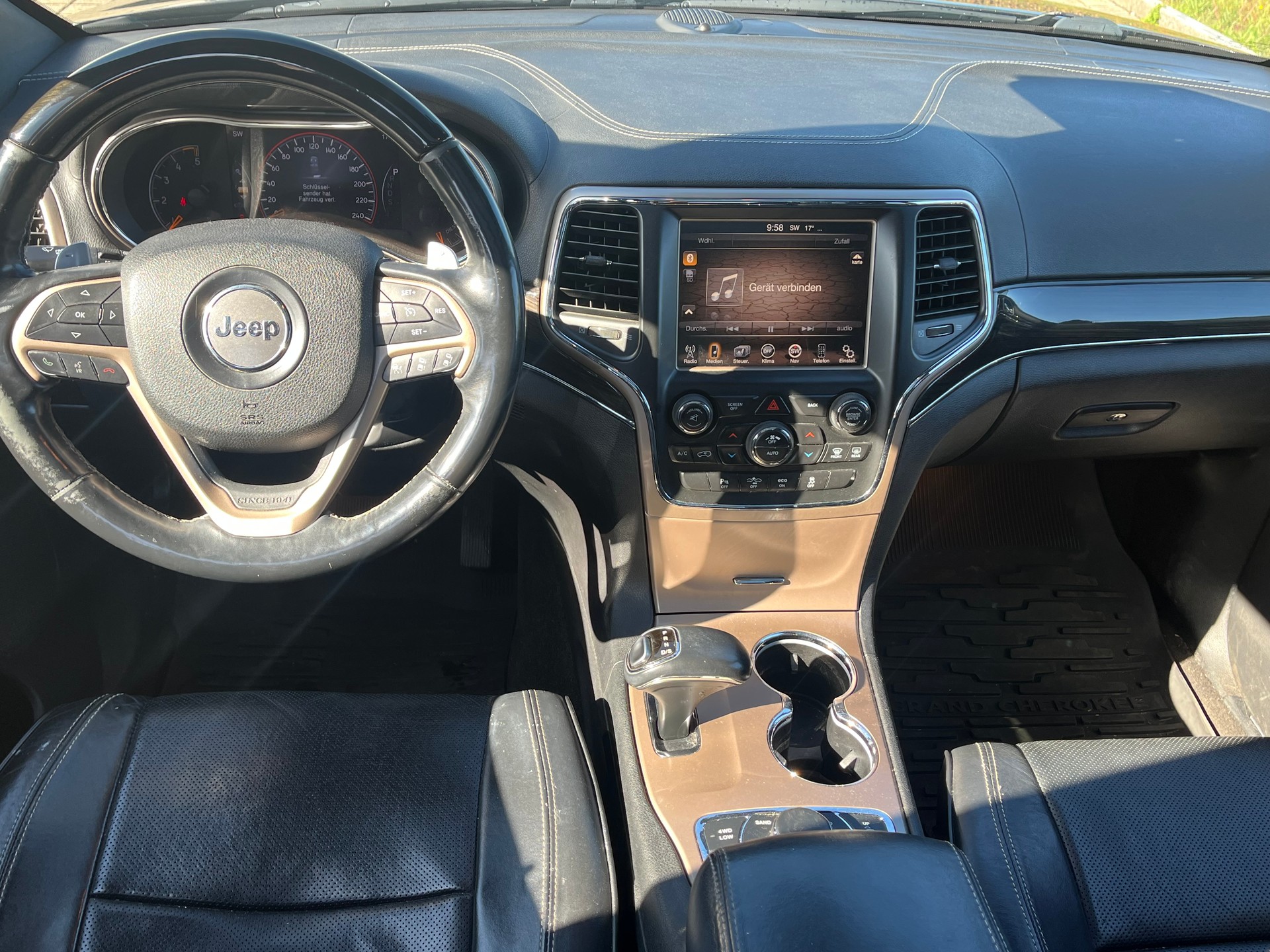 JEEP Grand Cherokee 3.0 CRD Overland Automatic-image-14