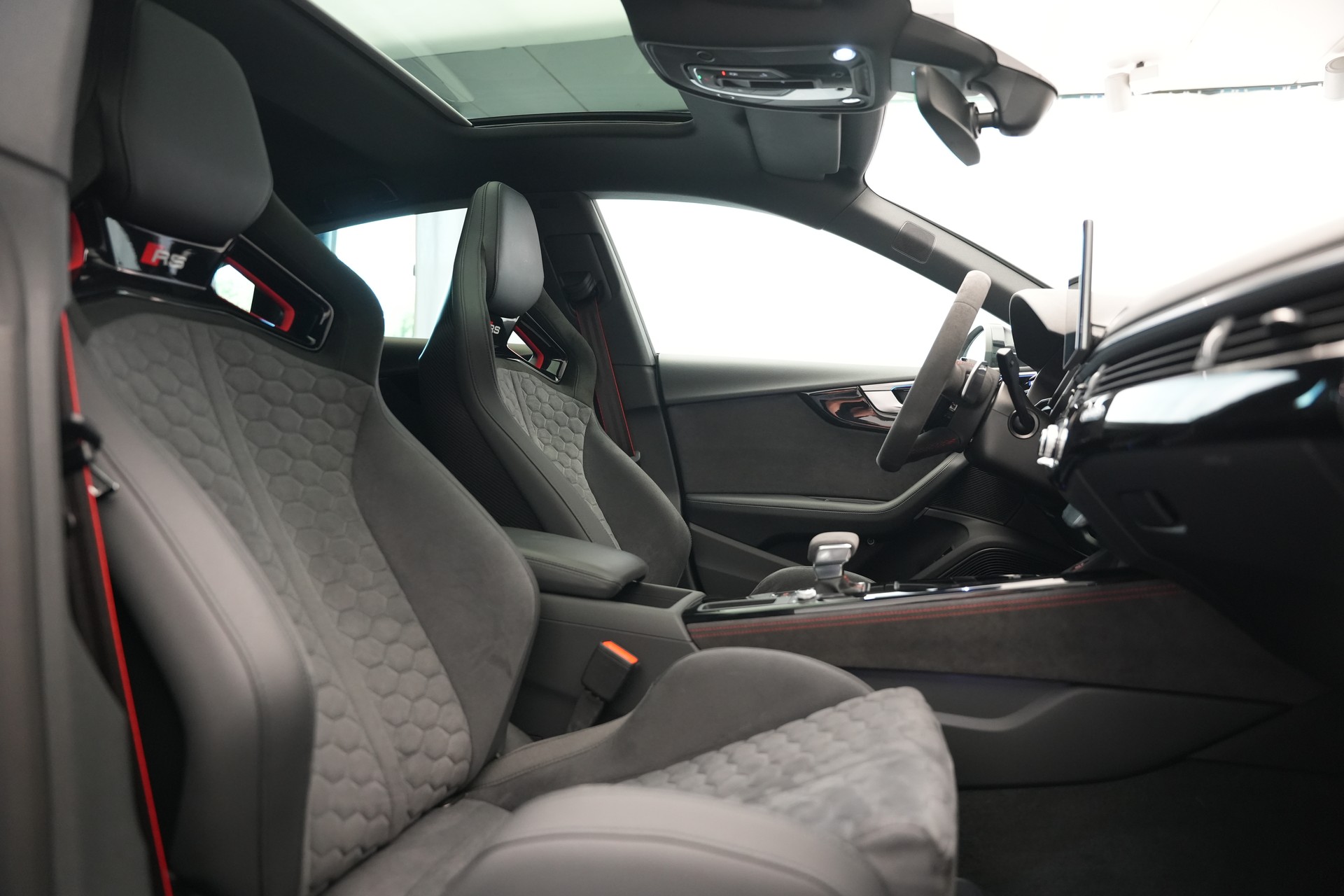 AUDI RS5 Competition Plus Sportback 2.9 TFSI quattro tiptronic *Carbon Schalensitze*-image-13
