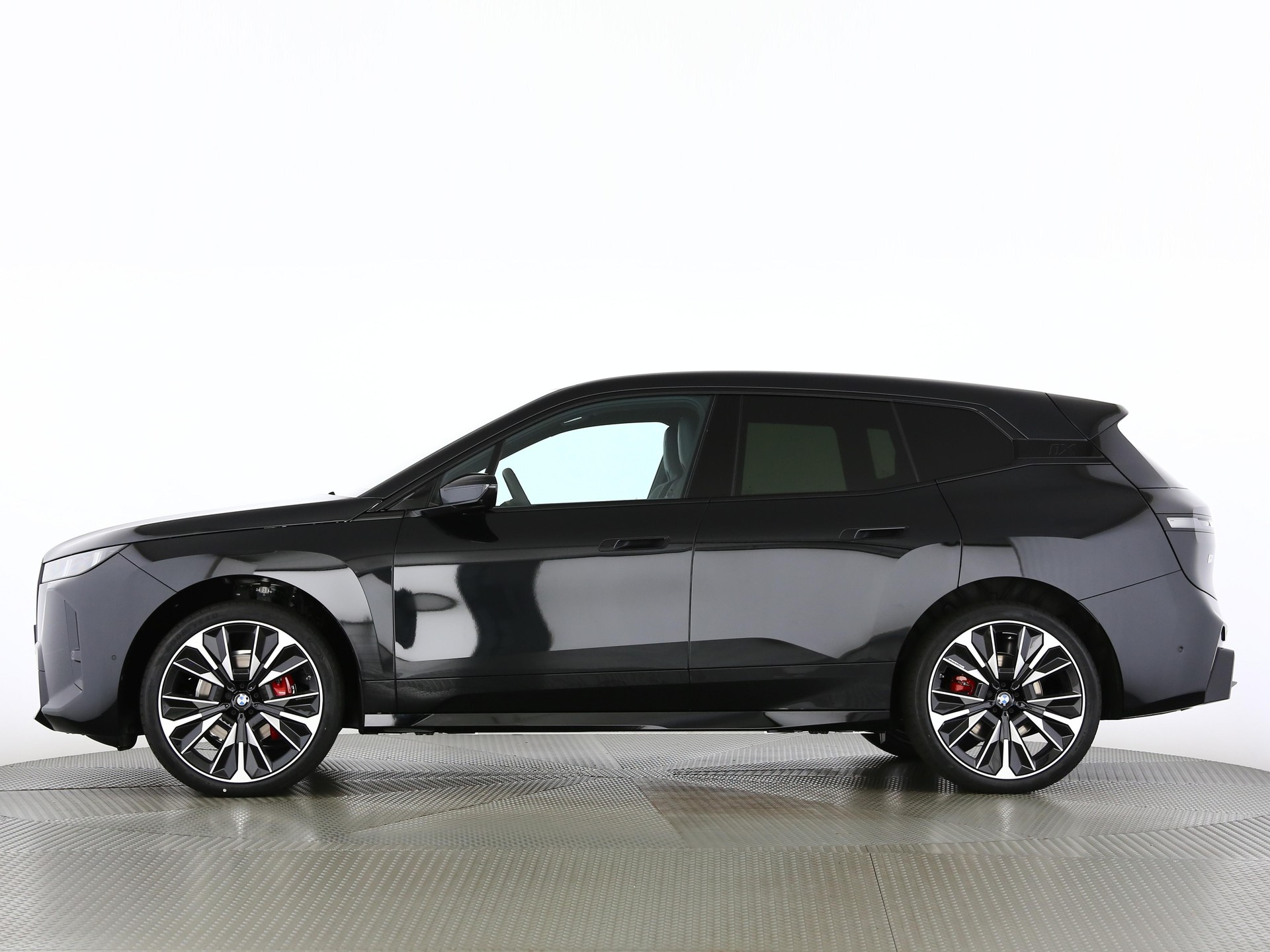 BMW iX xDrive60-image-2