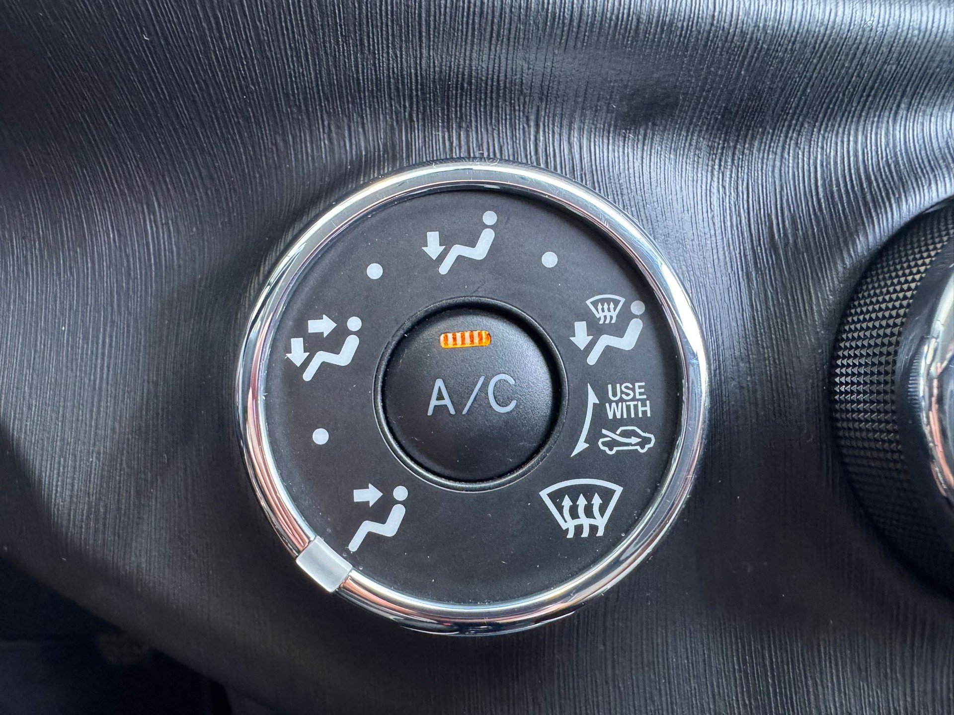 TOYOTA Yaris 1.33 Style-image-21