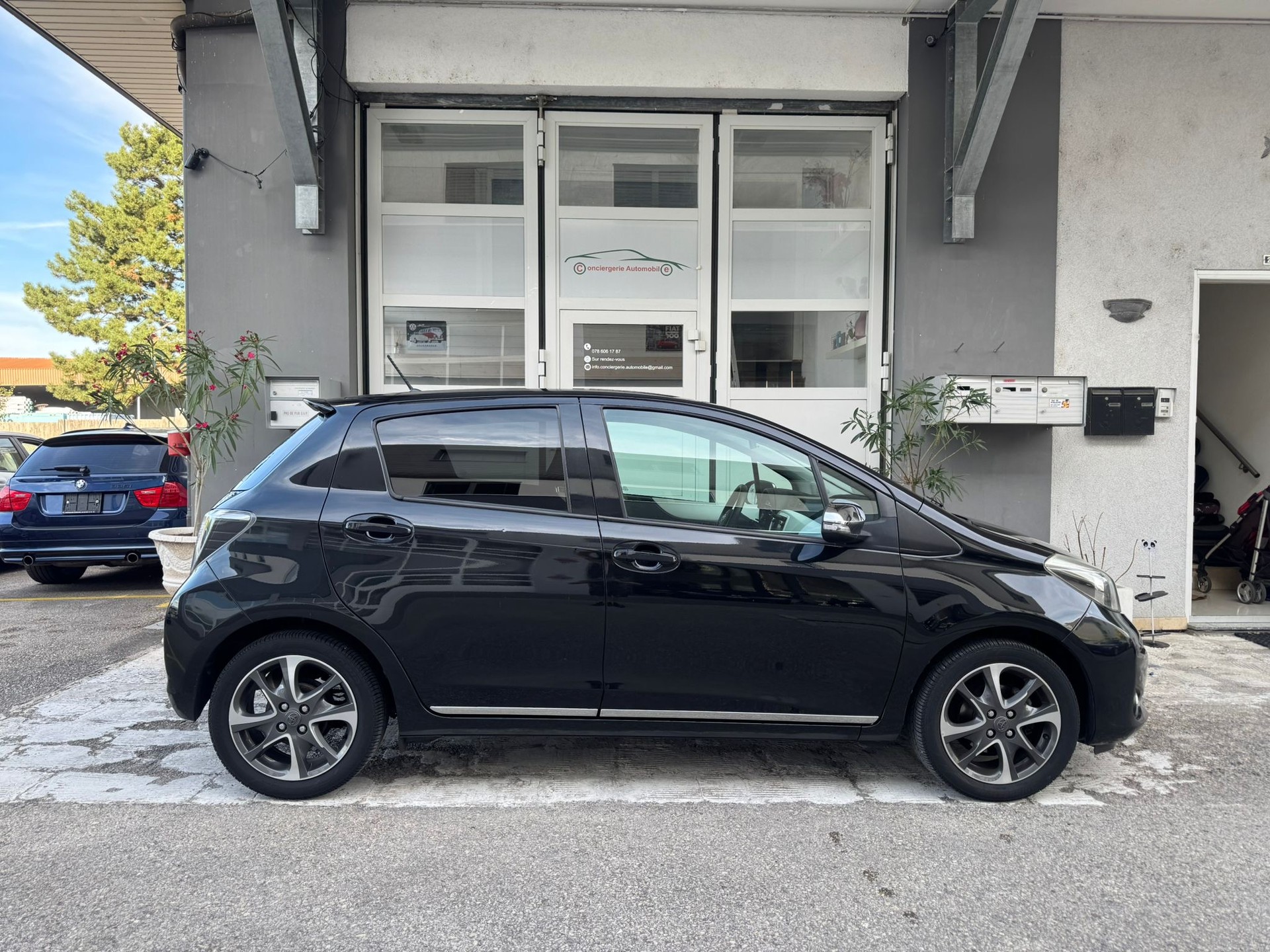 TOYOTA Yaris 1.33 Style-showroom-element-2