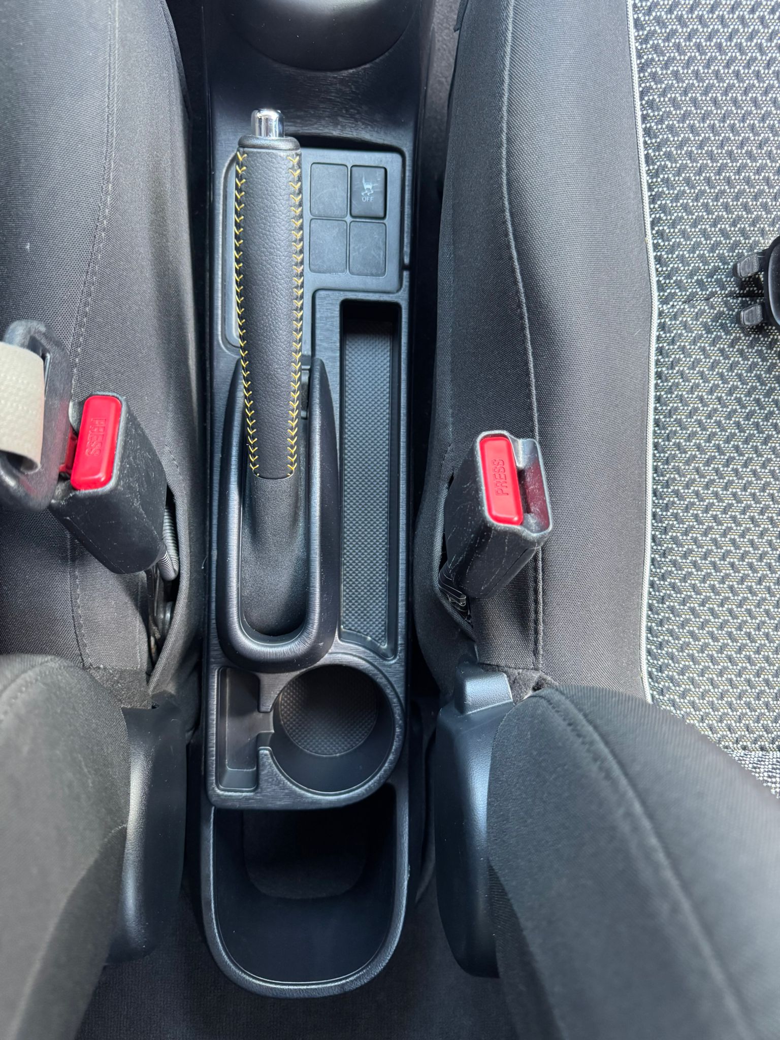 TOYOTA Yaris 1.33 Style-image-22