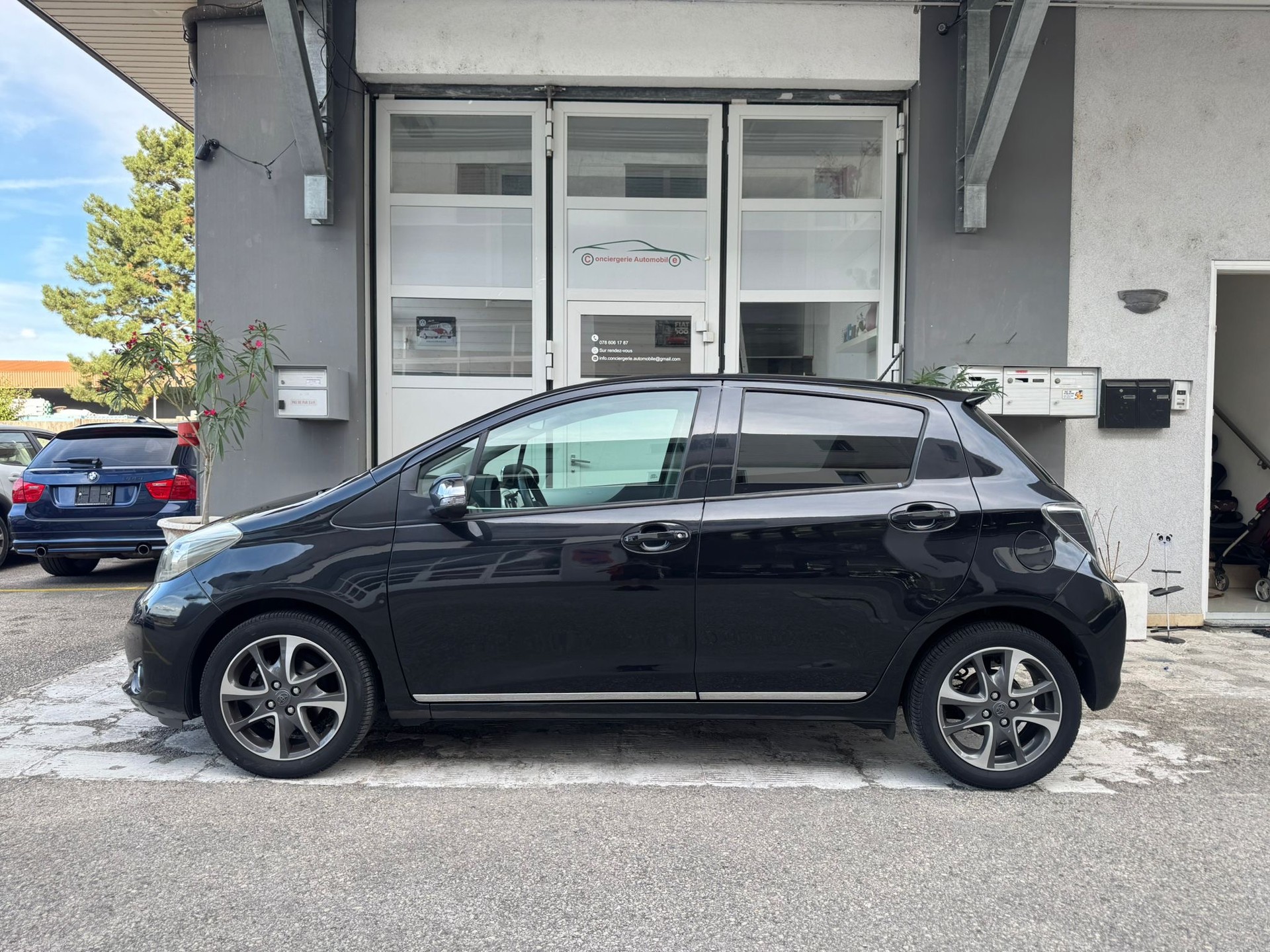 TOYOTA Yaris 1.33 Style-showroom-element-3