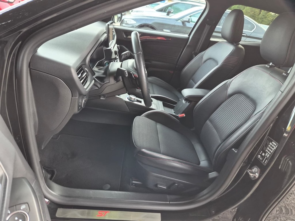 FORD Focus 1.0 SCTi ST Line X Automatic-image-7