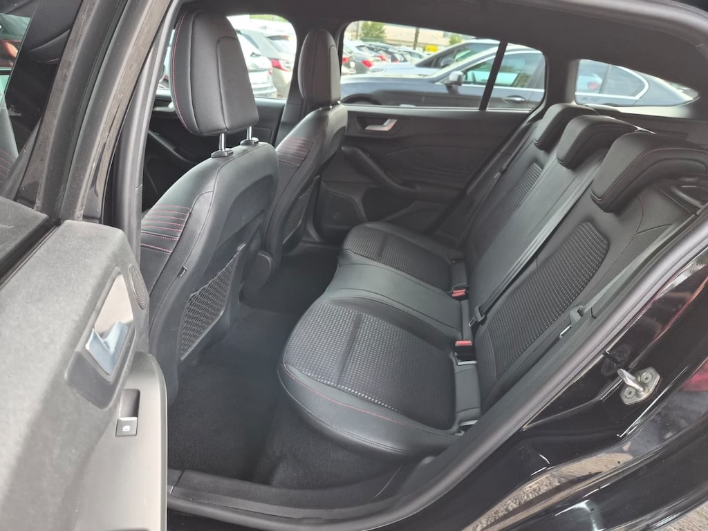 FORD Focus 1.0 SCTi ST Line X Automatic-image-8