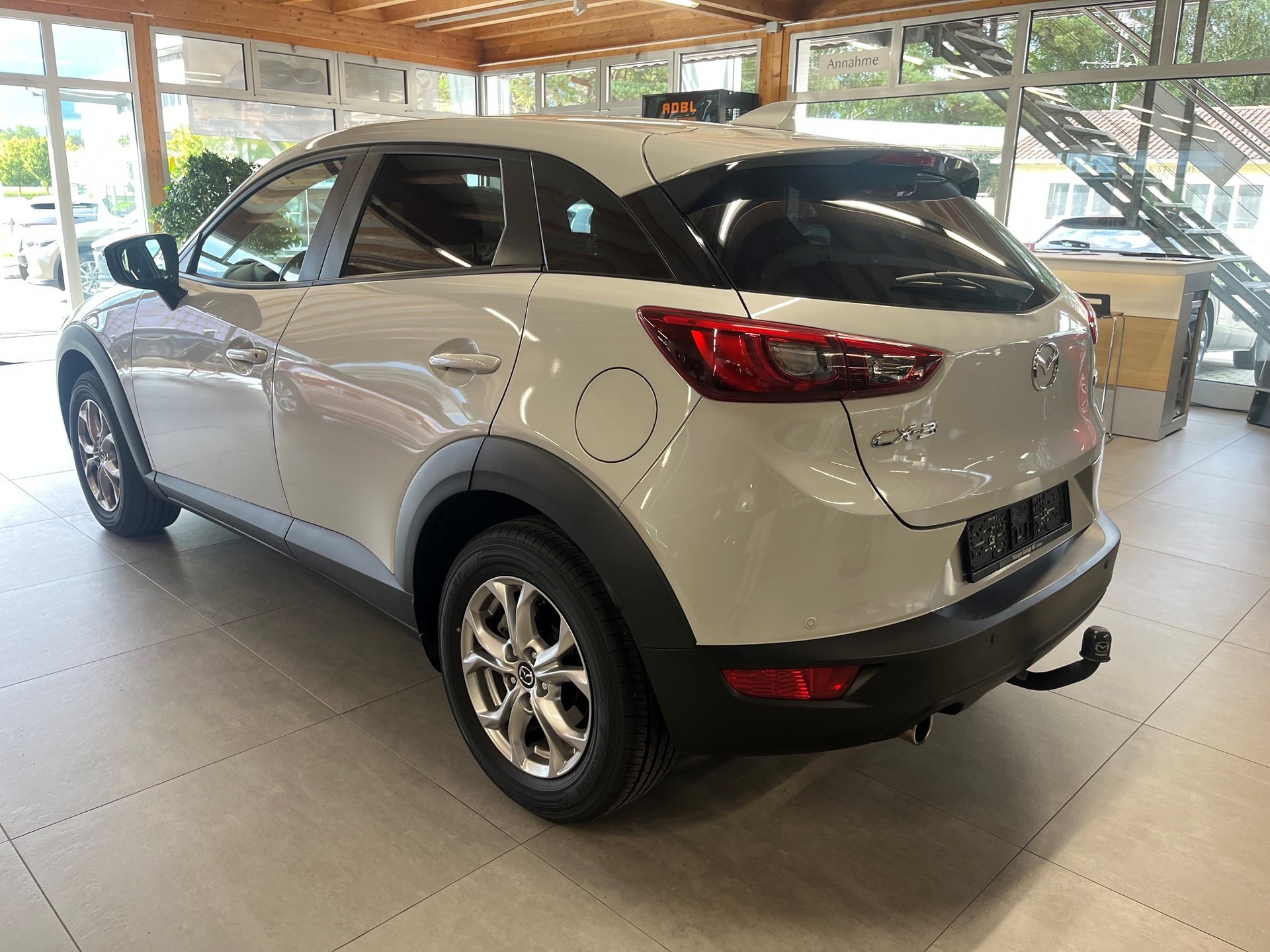 MAZDA CX-3 SKYACTIV-G 120 Ambition FWD Automat-image-5