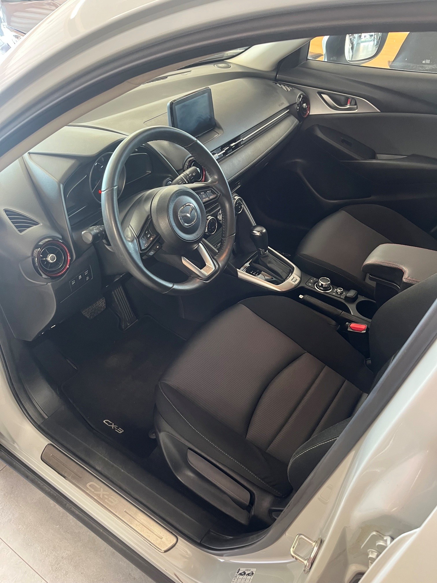 MAZDA CX-3 SKYACTIV-G 120 Ambition FWD Automat-image-6