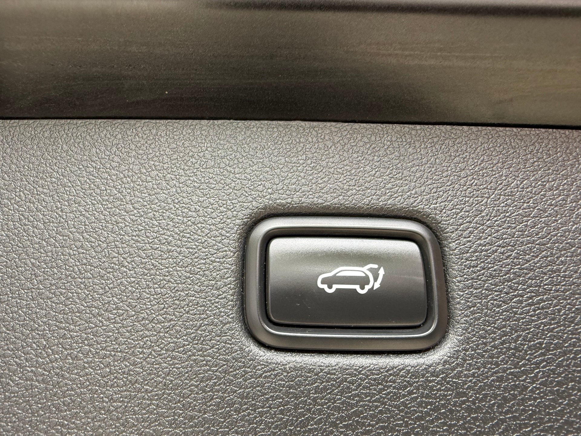 HYUNDAI Tucson 2.0 CRDI Launch Edition 4WD Automatic-image-18