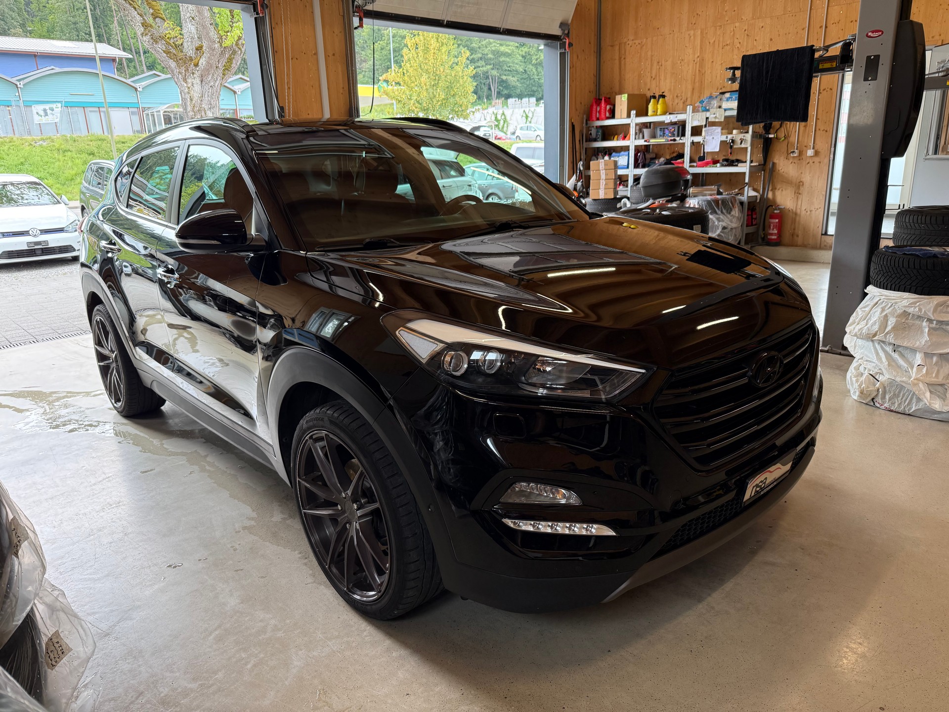 HYUNDAI Tucson 2.0 CRDI Launch Edition 4WD Automatic-image-2