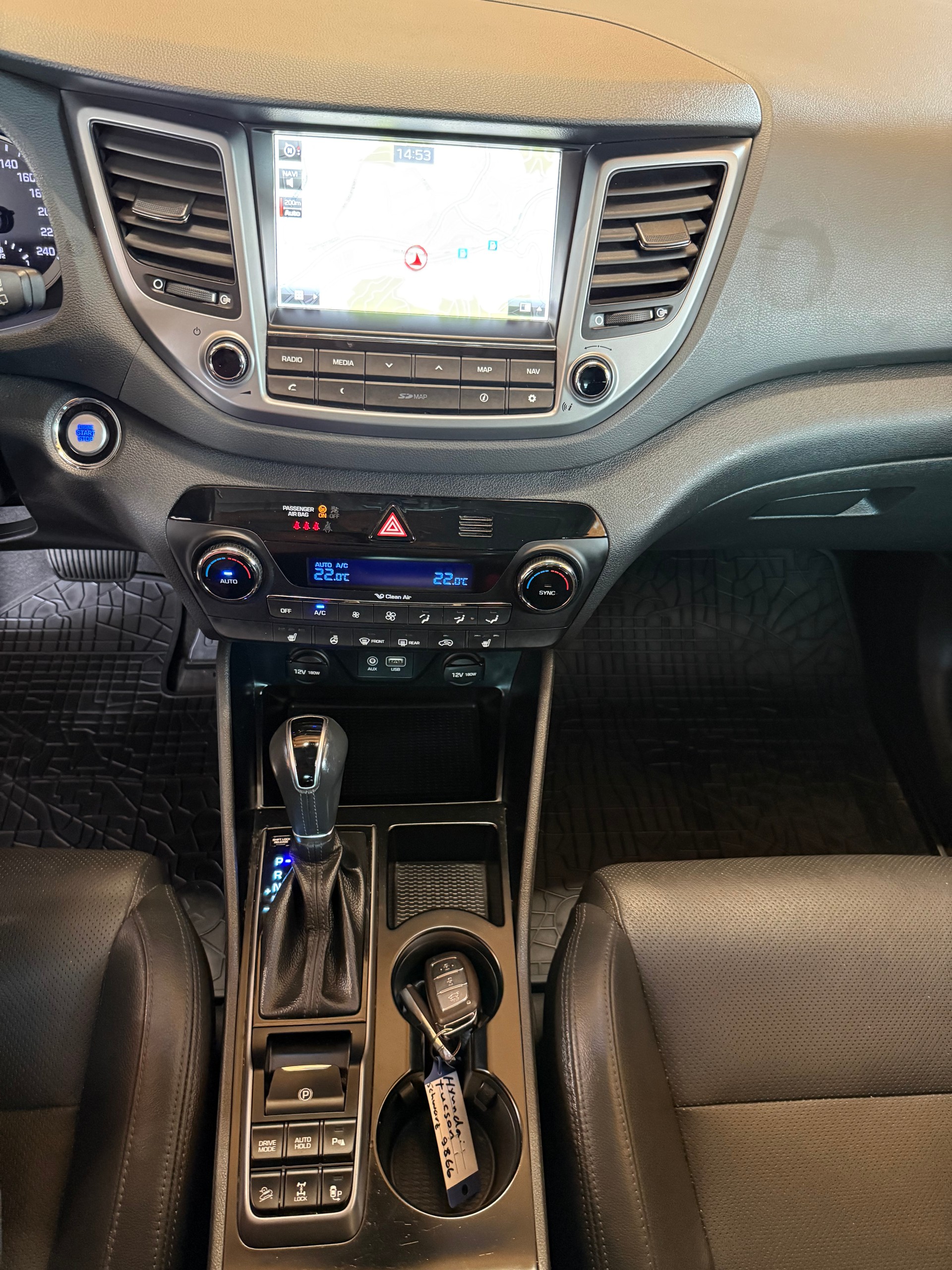 HYUNDAI Tucson 2.0 CRDI Launch Edition 4WD Automatic-image-11