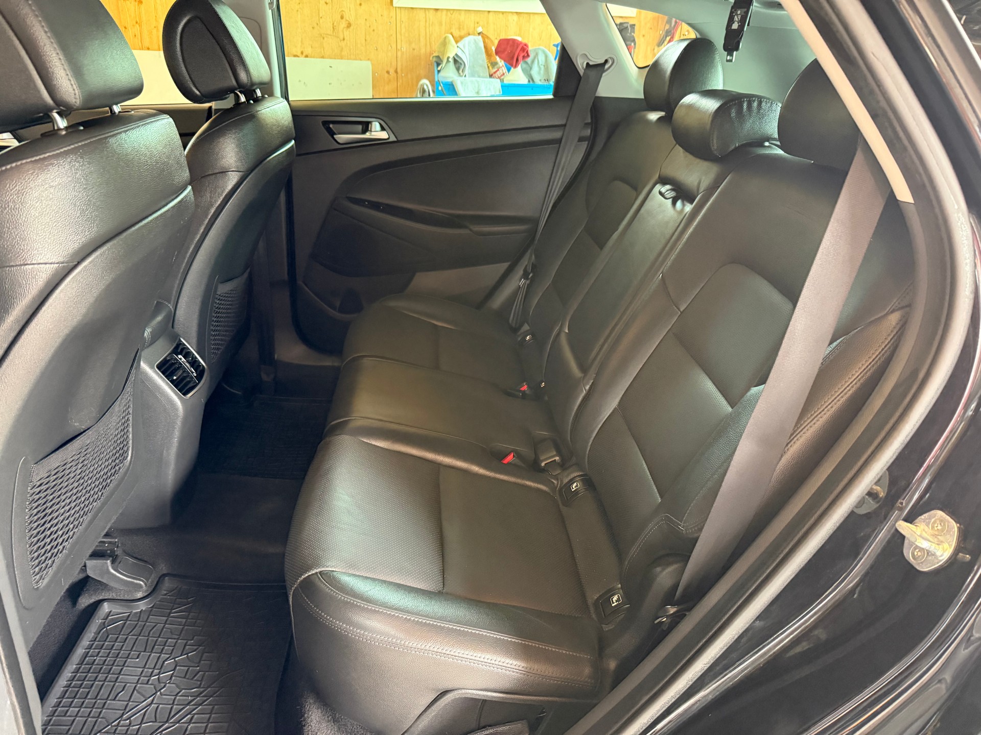 HYUNDAI Tucson 2.0 CRDI Launch Edition 4WD Automatic-image-7