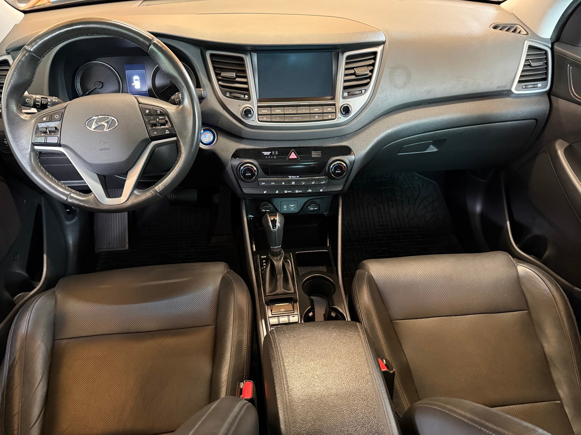 HYUNDAI Tucson 2.0 CRDI Launch Edition 4WD Automatic-image-8