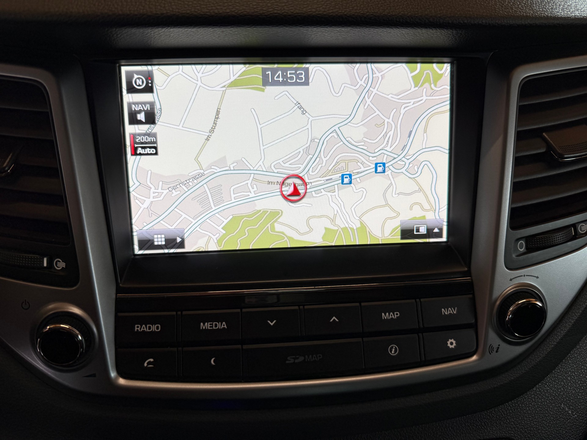 HYUNDAI Tucson 2.0 CRDI Launch Edition 4WD Automatic-image-12