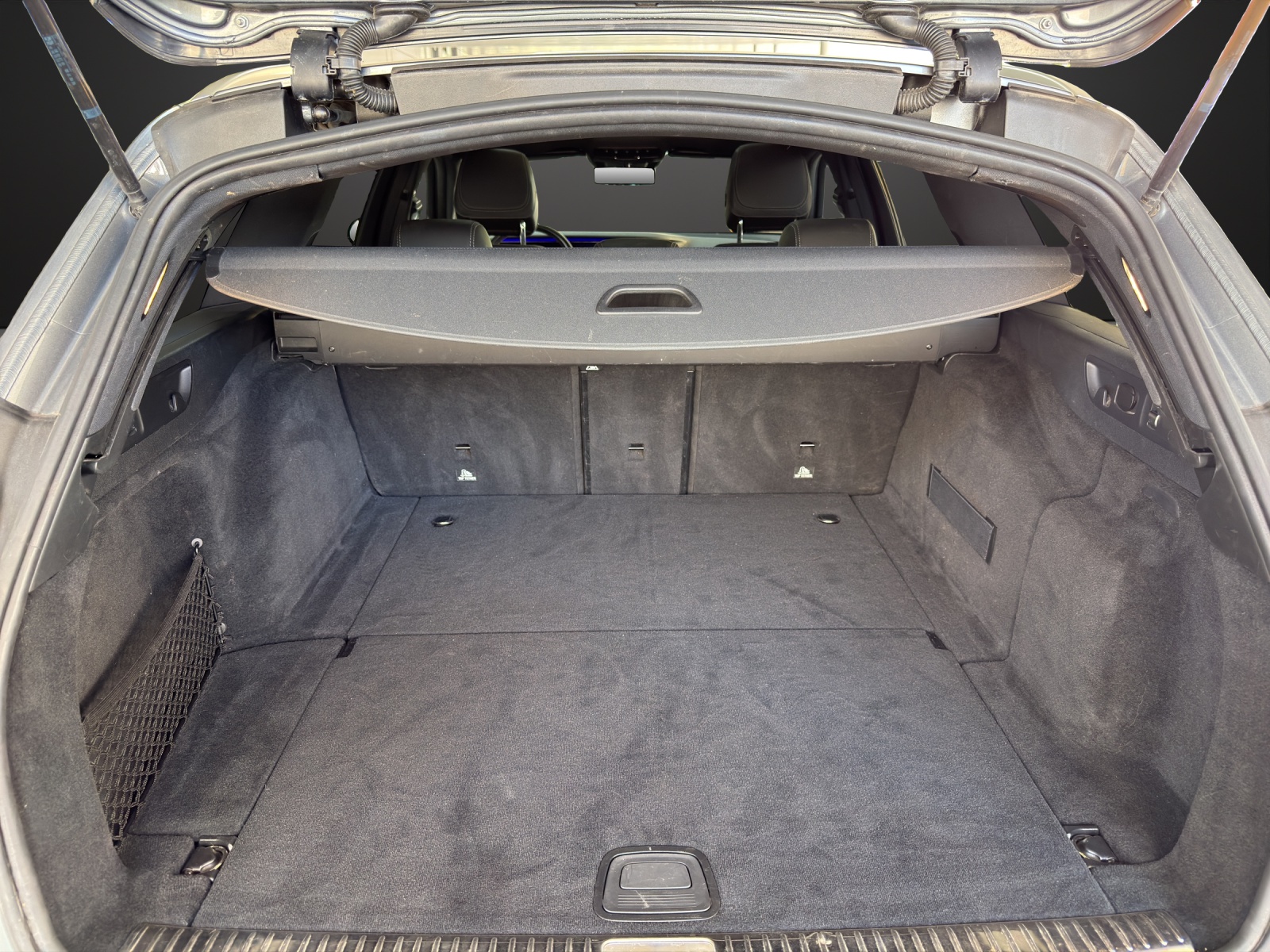 MERCEDES-BENZ E 220 d AMG Line 4Matic 9G-Tronic-image-13