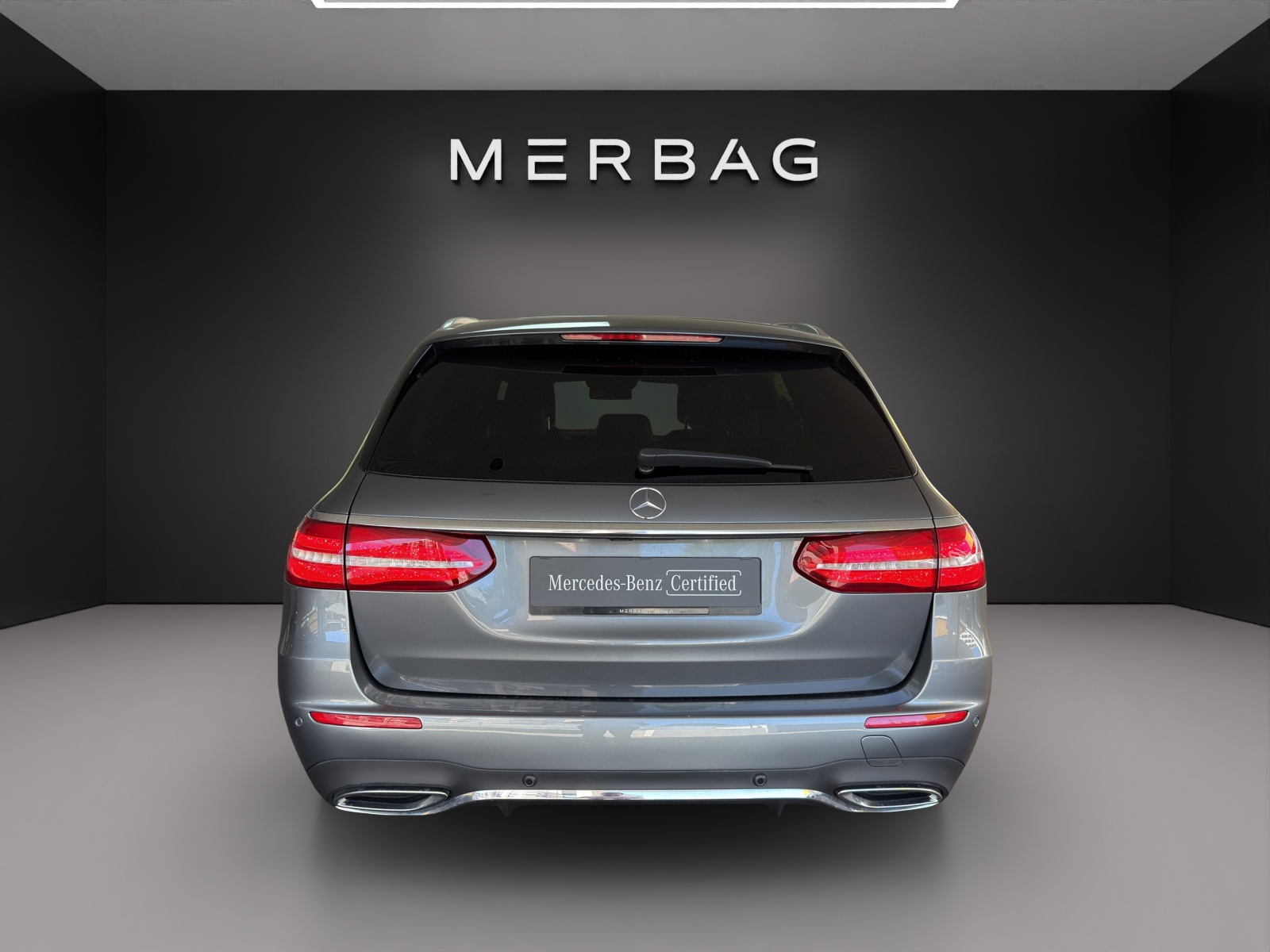MERCEDES-BENZ E 220 d AMG Line 4Matic 9G-Tronic-image-6