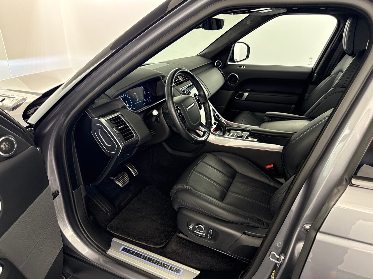 LAND ROVER RR Sport D250 I6 MHEV HSE ̈Top-Ausstattung ̈-image-4