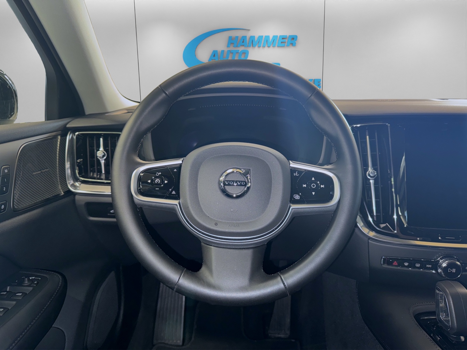 VOLVO V60 2.0 T6 TE Plus Dark eAWD-image-7