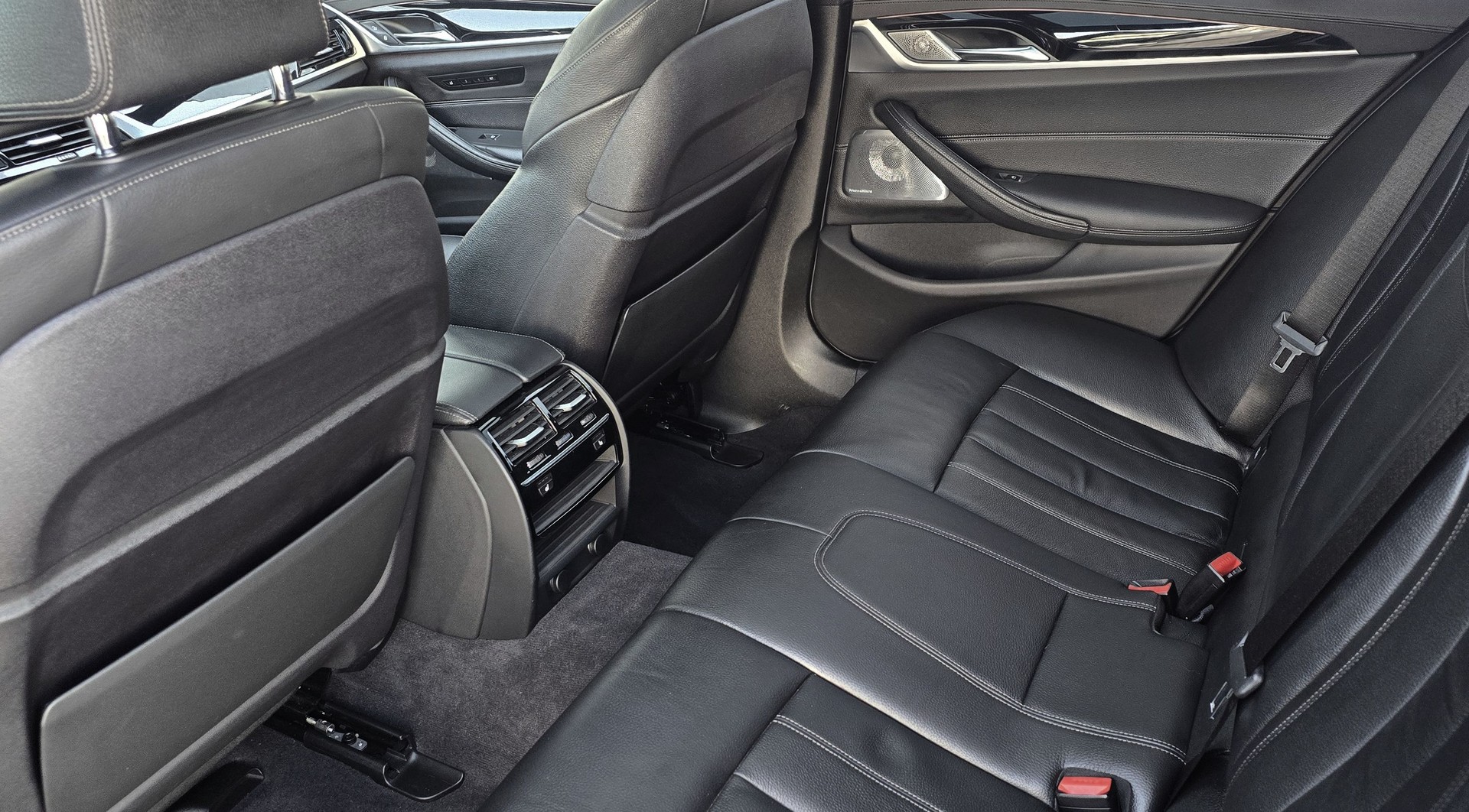 BMW 530d xDrive Touring M-Sport Line SAG-image-12