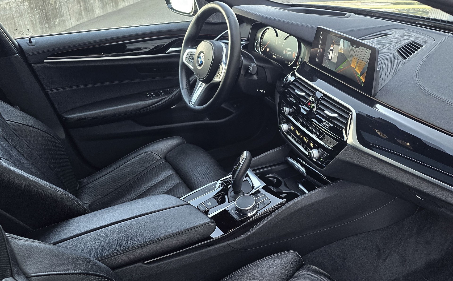 BMW 530d xDrive Touring M-Sport Line SAG-image-7