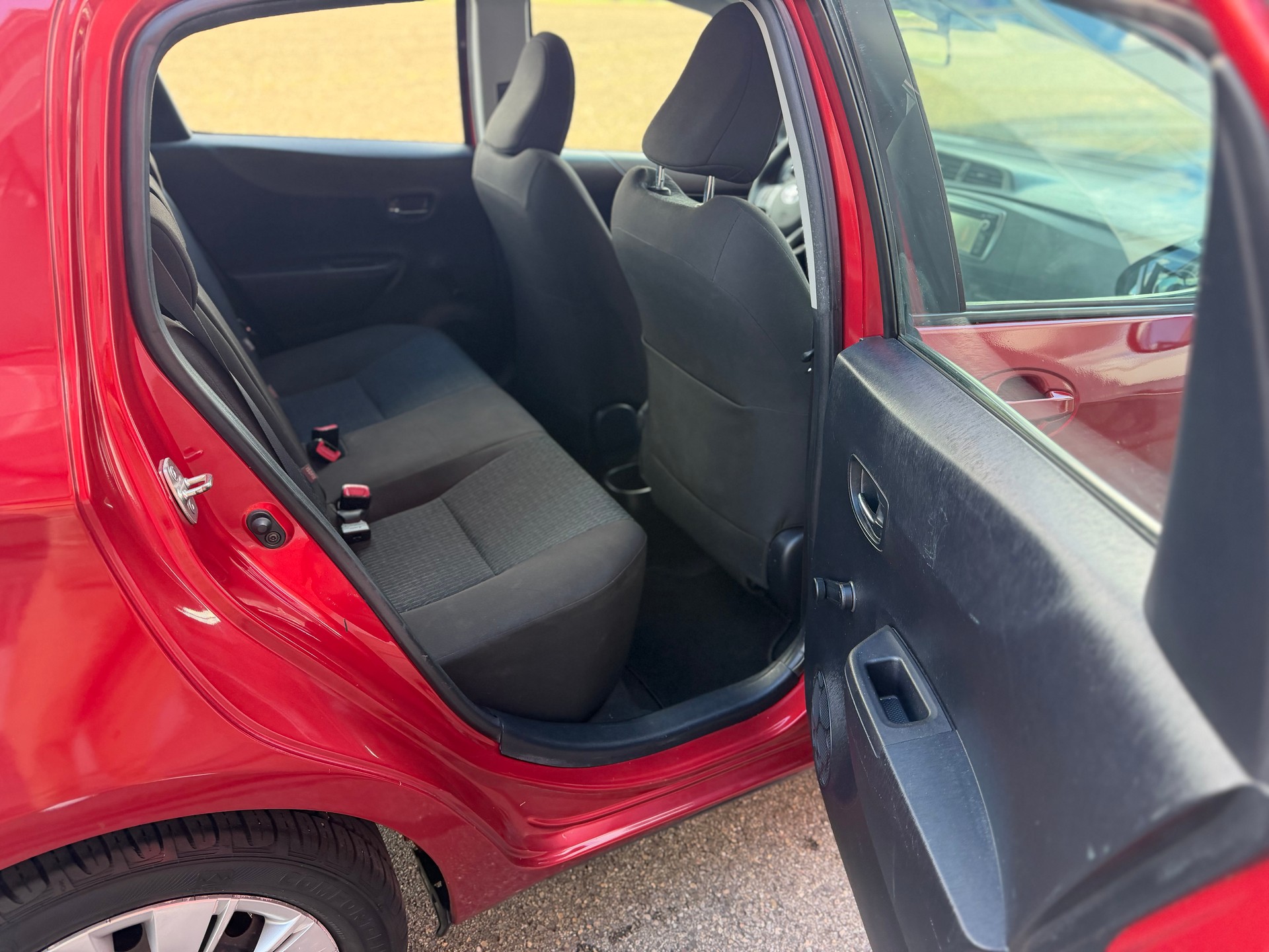 TOYOTA Yaris 1.33 Sol Multidrive-image-10