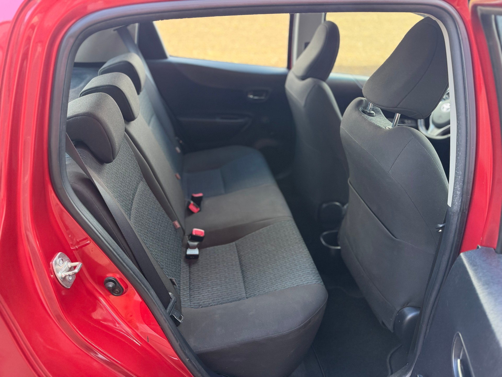 TOYOTA Yaris 1.33 Sol Multidrive-image-11