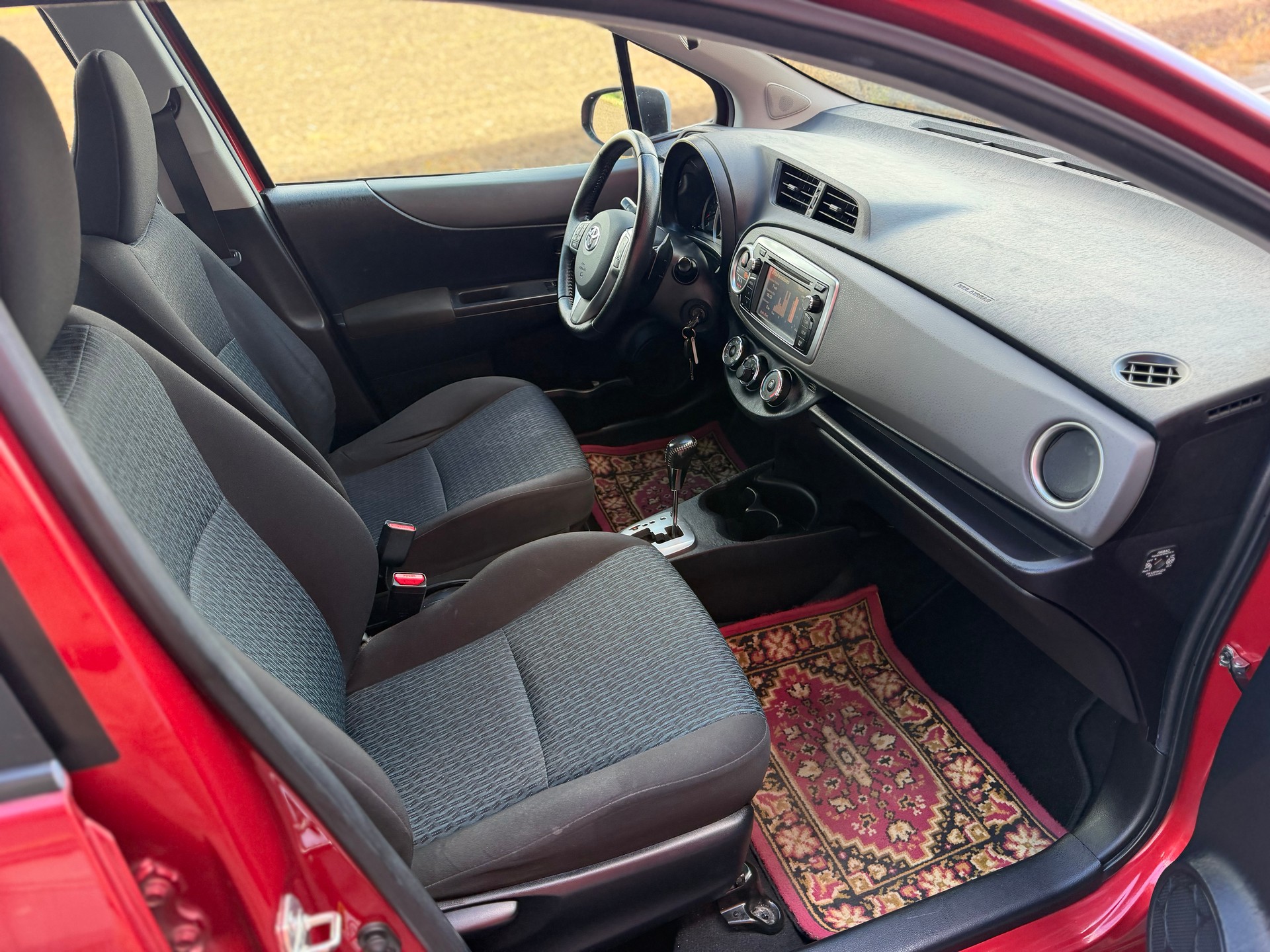 TOYOTA Yaris 1.33 Sol Multidrive-image-14