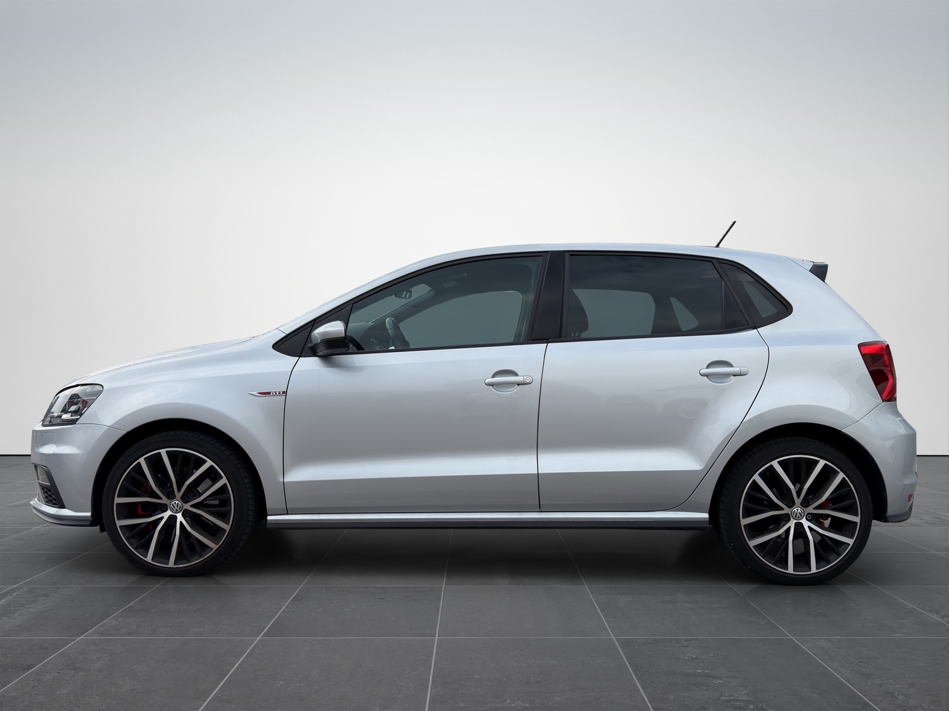 VW Polo 1.8 TSI GTI DSG-image-2
