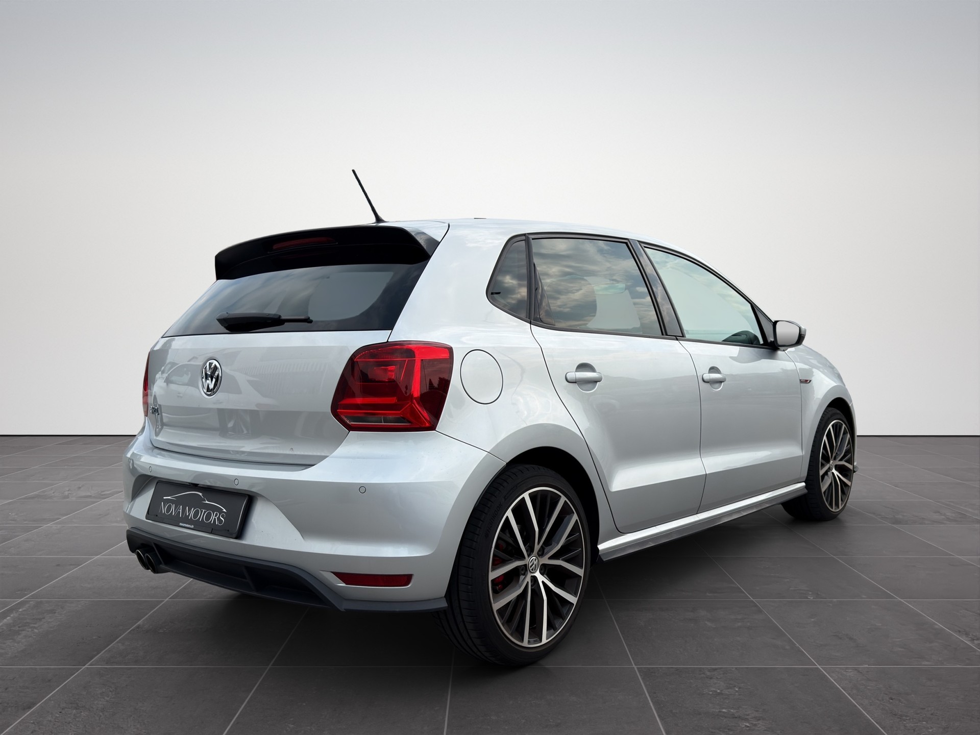 VW Polo 1.8 TSI GTI DSG-image-5