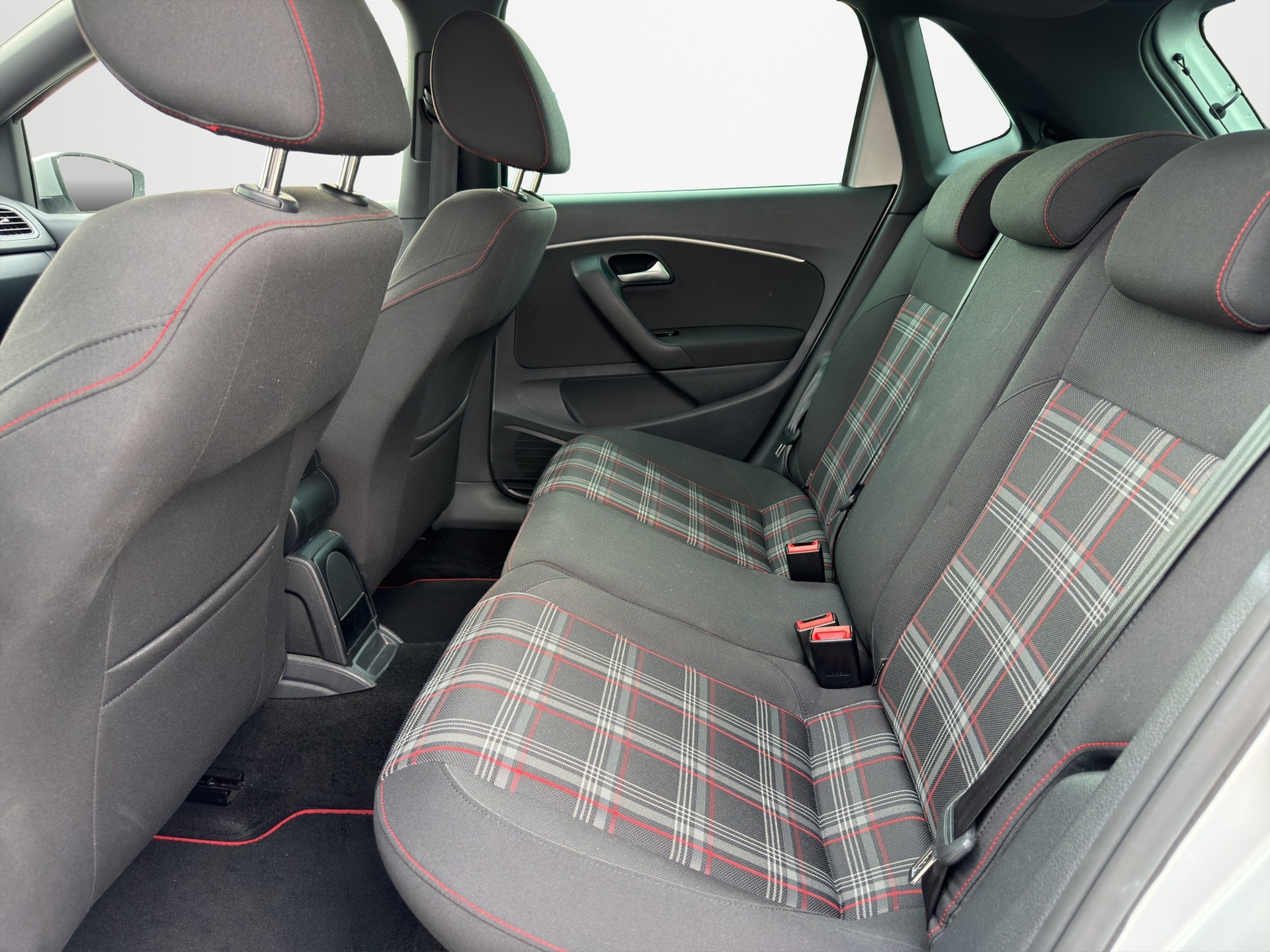 VW Polo 1.8 TSI GTI DSG-image-12