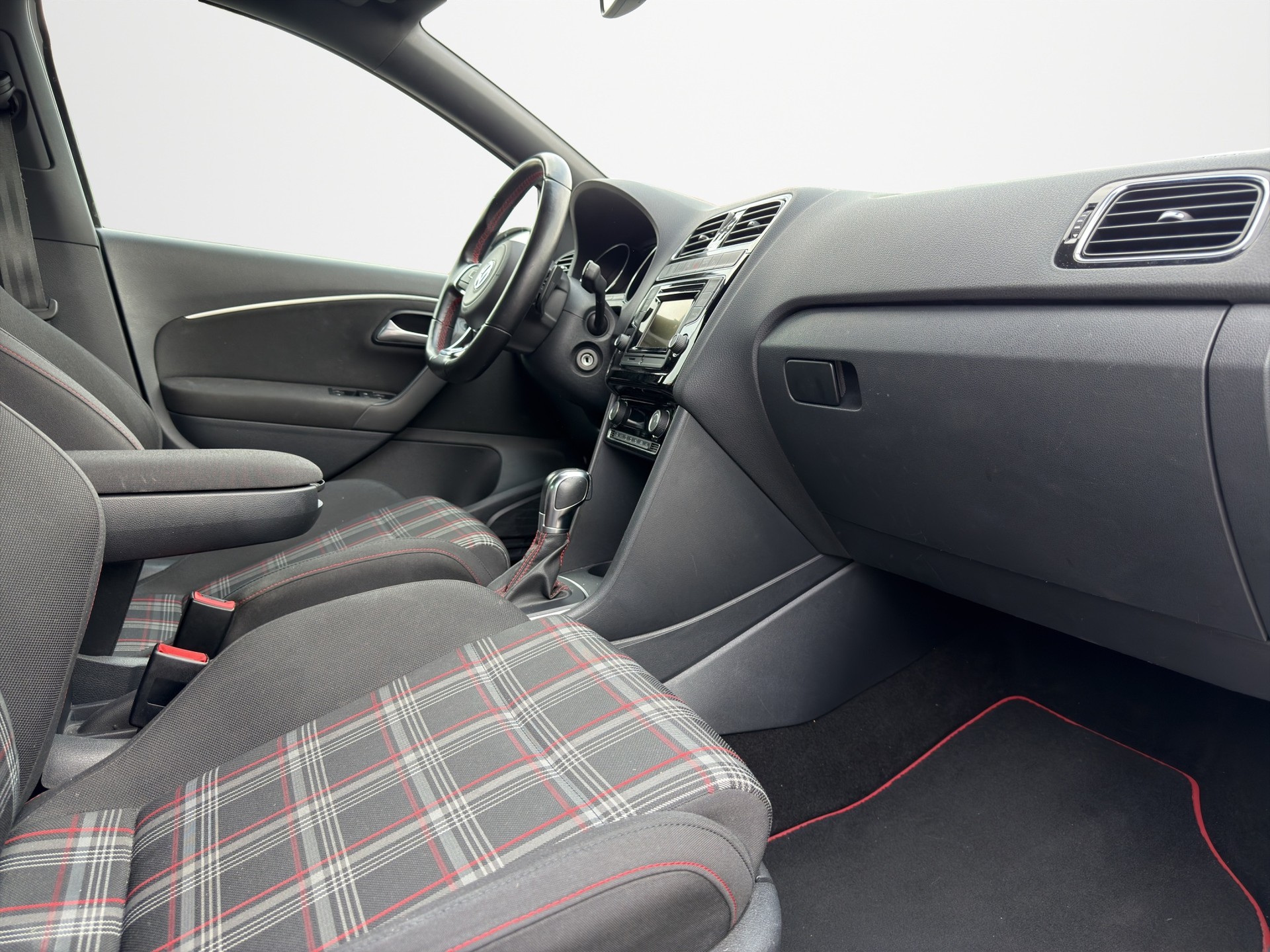 VW Polo 1.8 TSI GTI DSG-image-9
