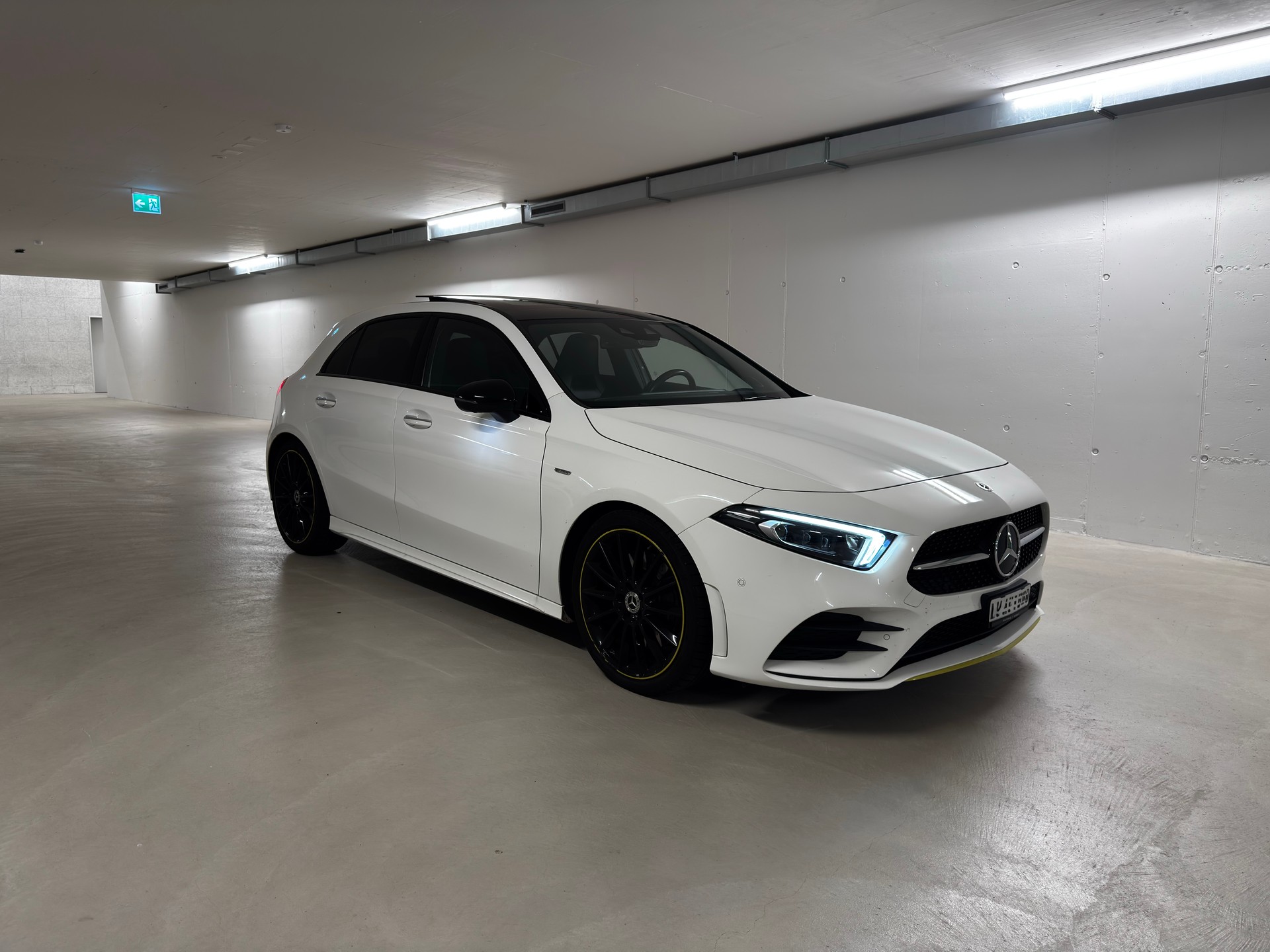 MERCEDES-BENZ A 250 AMG Line-image-2