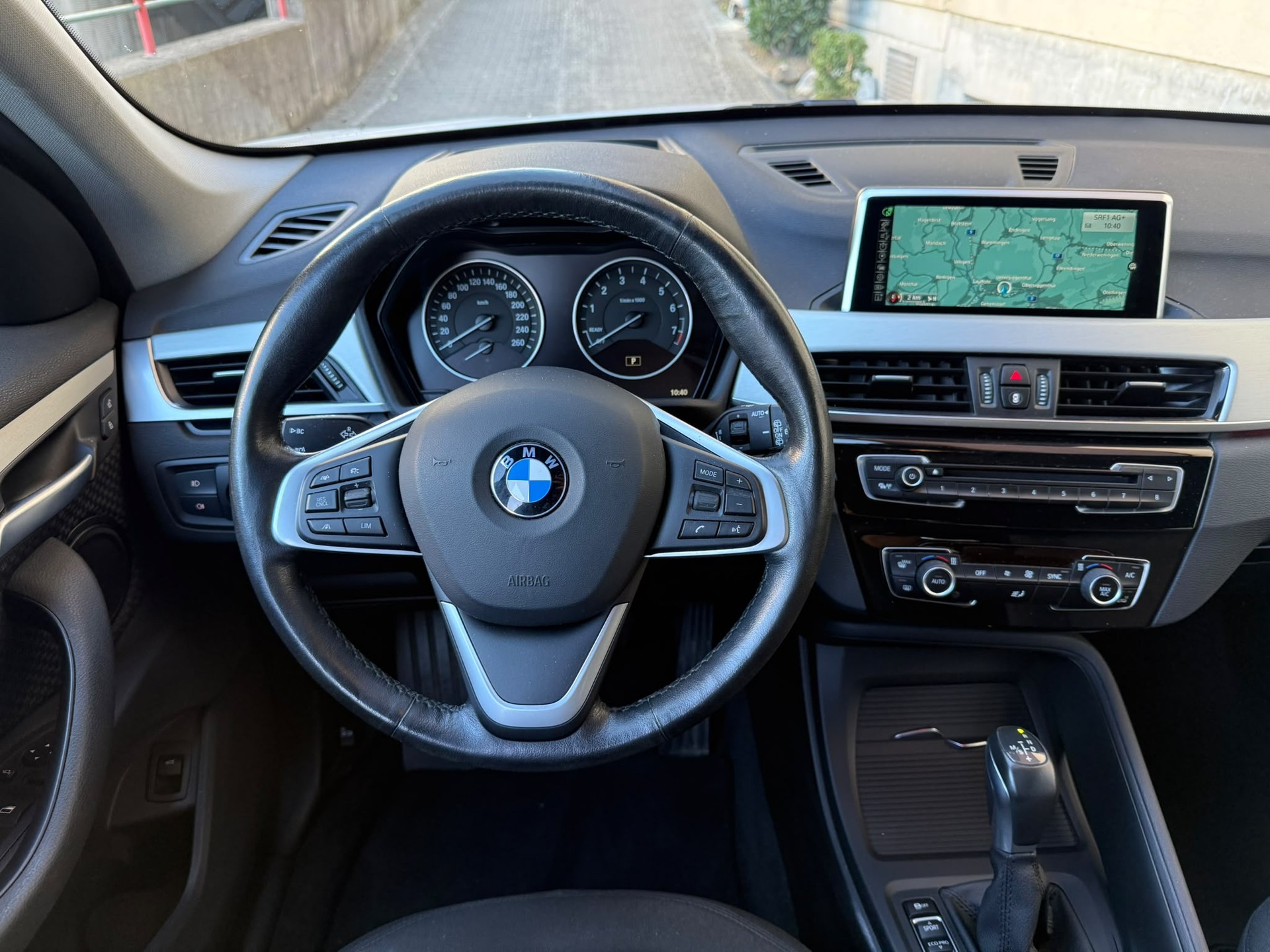 BMW X1 xDrive 20i Steptronic-image-10