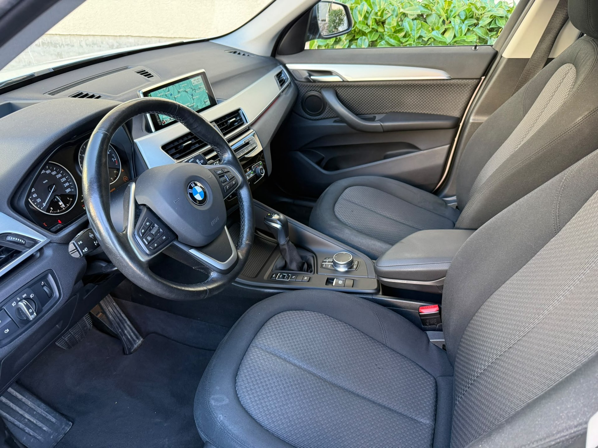 BMW X1 xDrive 20i Steptronic-image-8