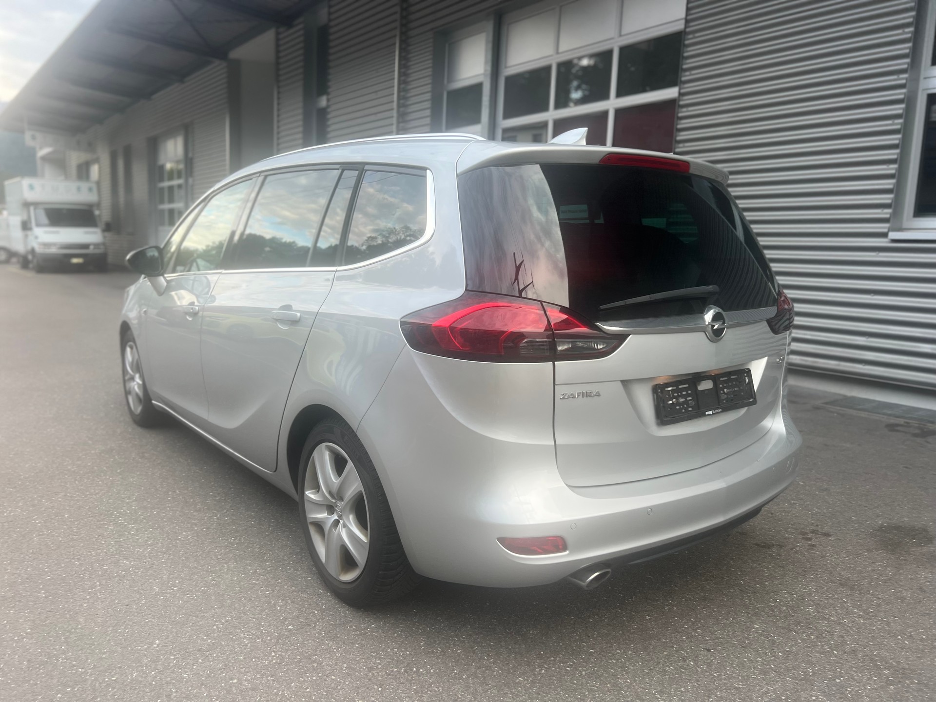 OPEL Zafira 2.0 CDTi Excellence Automatic-image-1