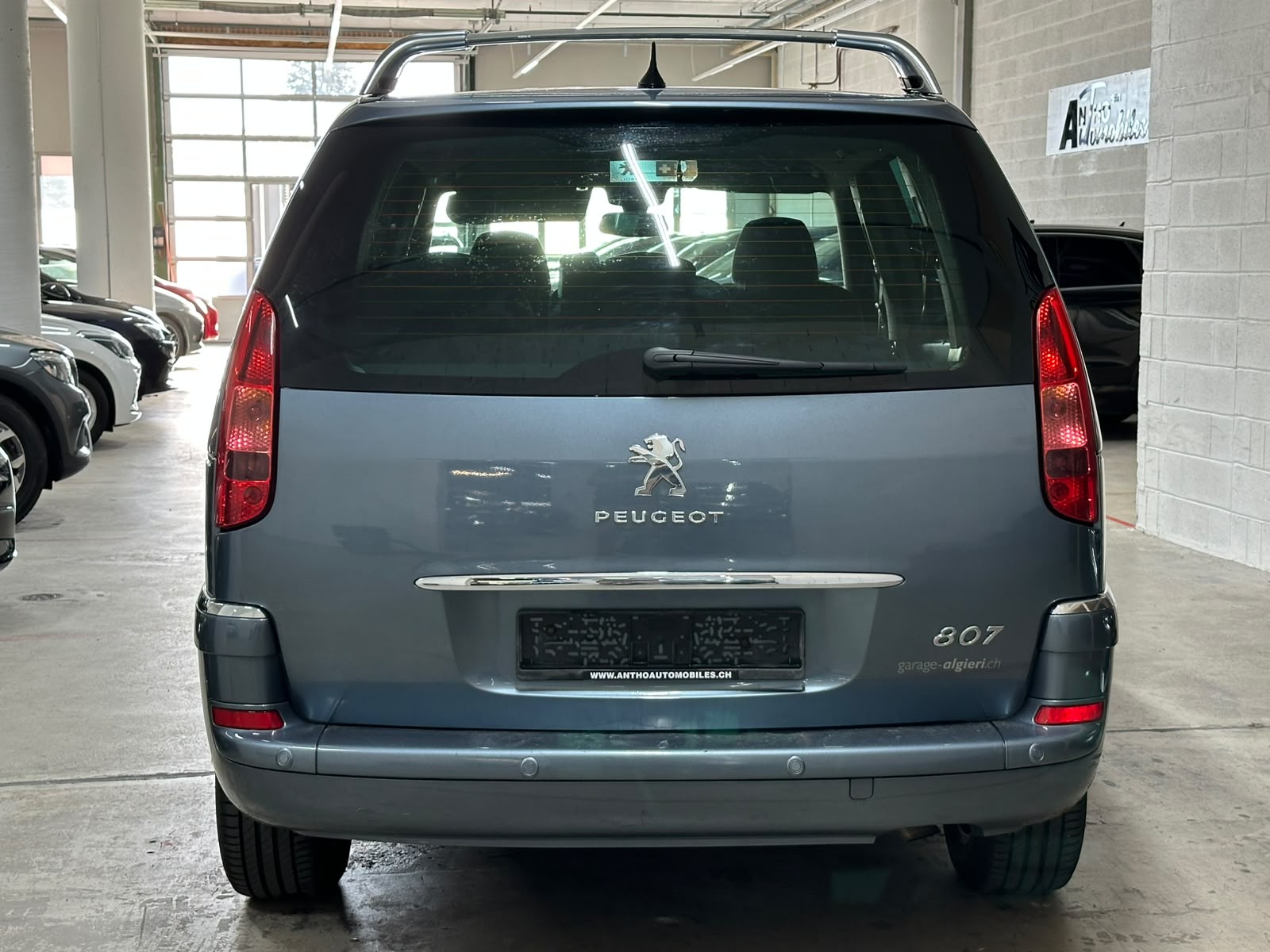 PEUGEOT 807 2.0 16V HDi Family+ Tiptronic-image-4