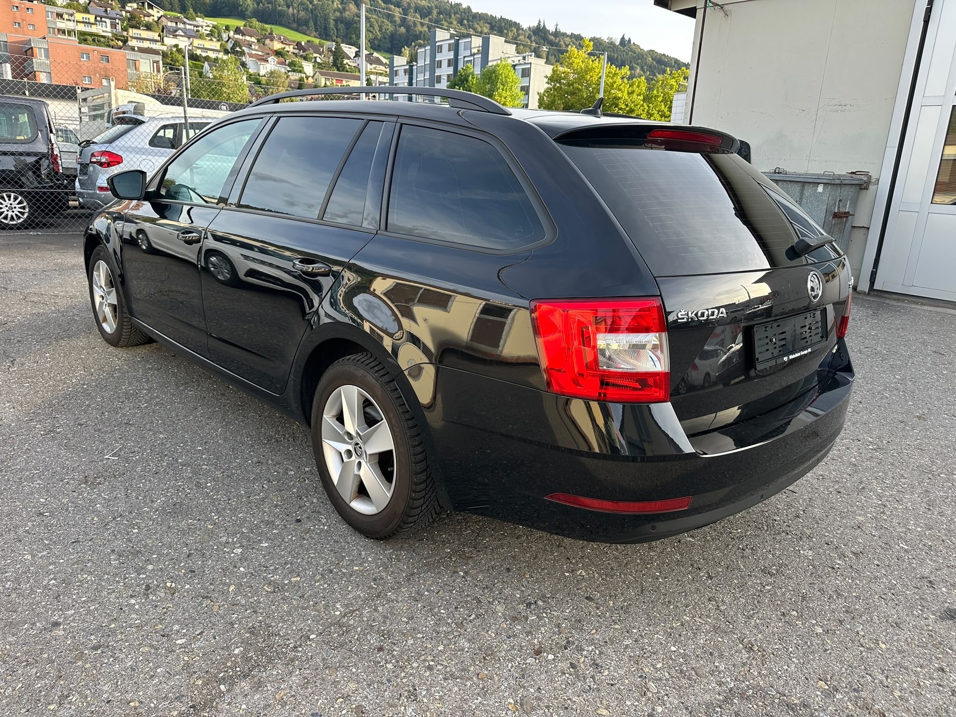 SKODA Octavia Combi 1.6 TDI Clever 4x4-image-4