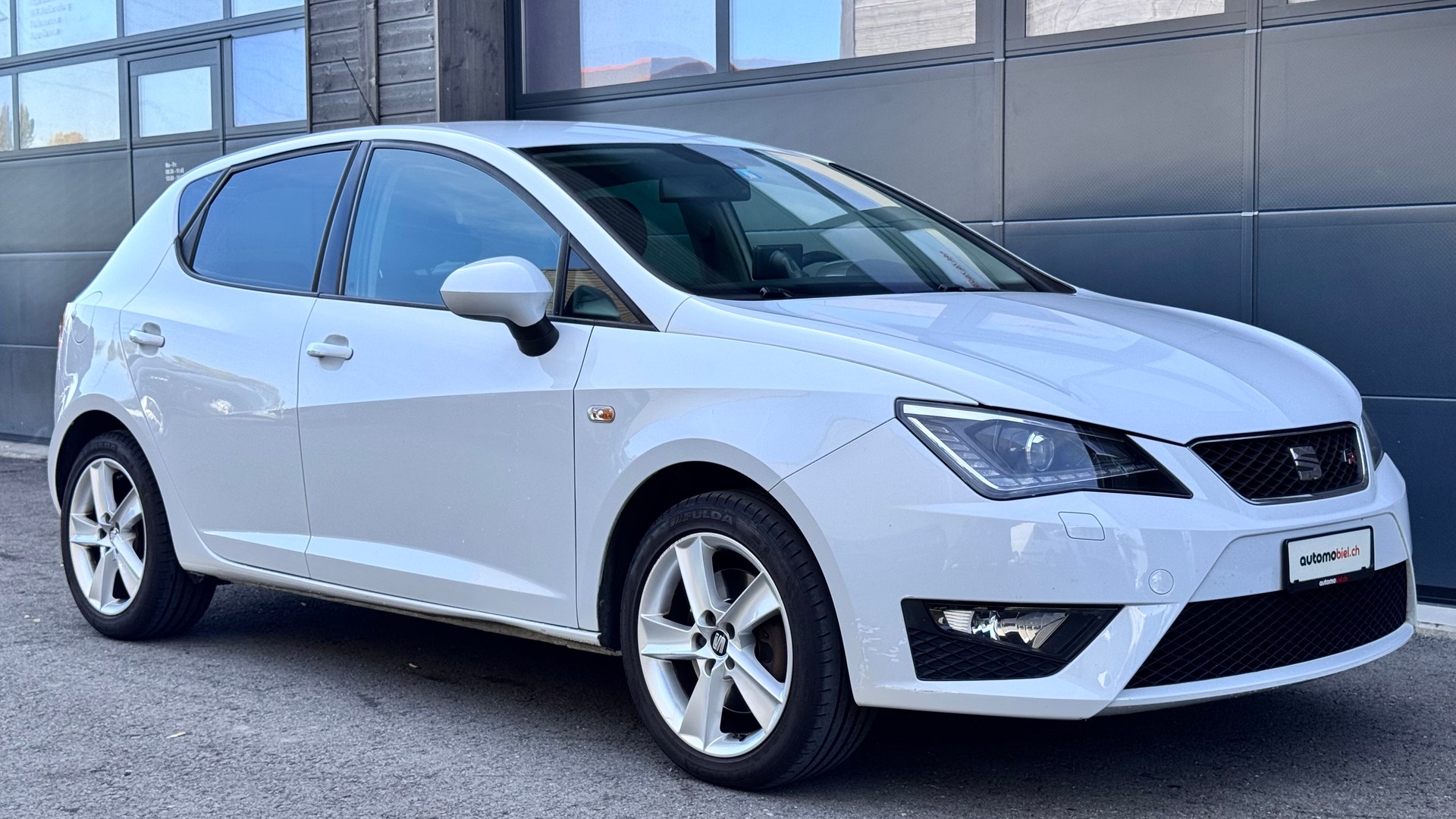 SEAT Ibiza ST 1.4 TSI FR Viva-image-3