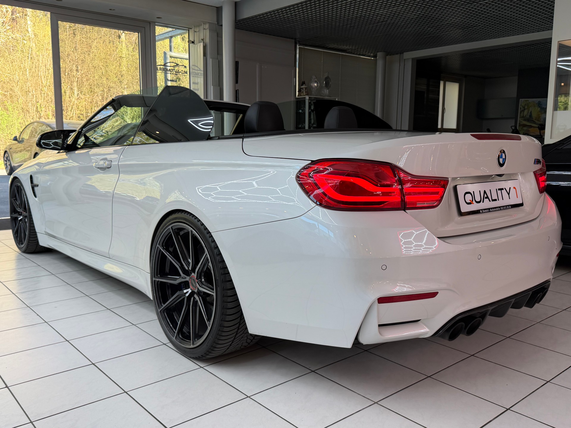 BMW M4 Competition Cabrio-image-6